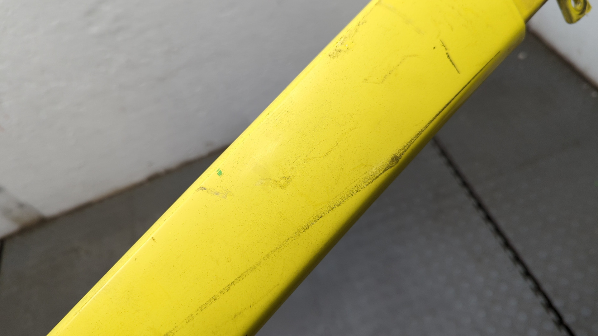 Молдинг лобового стекла