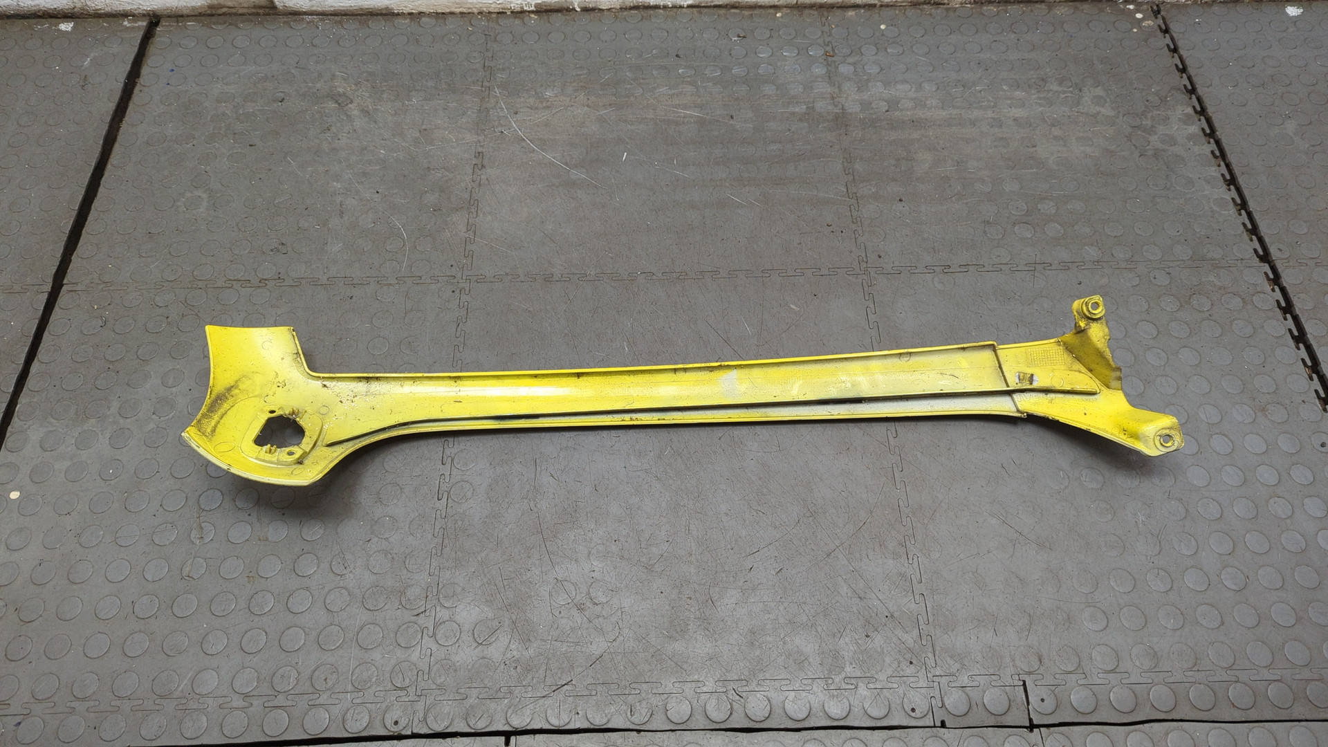 Молдинг лобового стекла