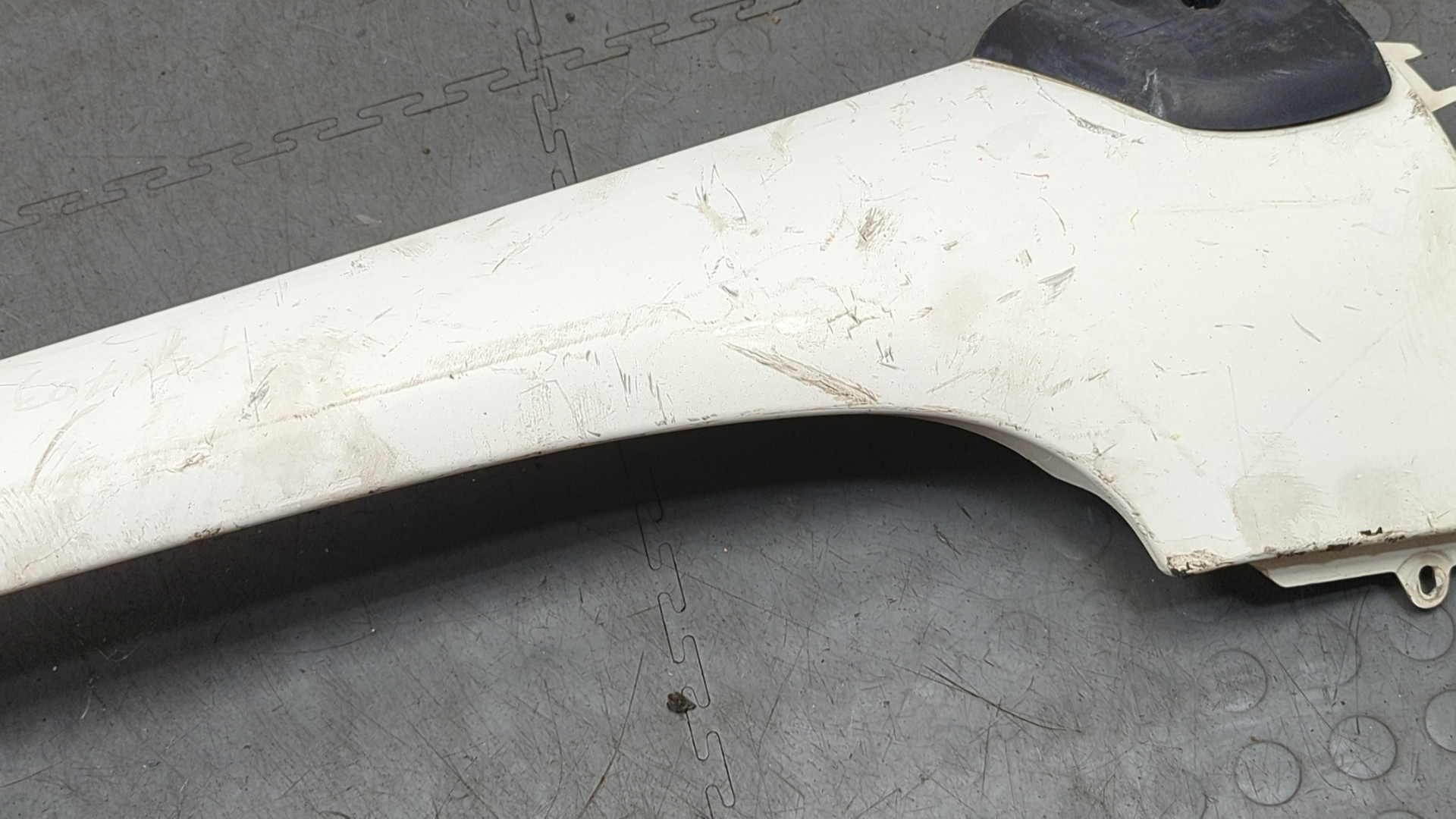 Молдинг лобового стекла