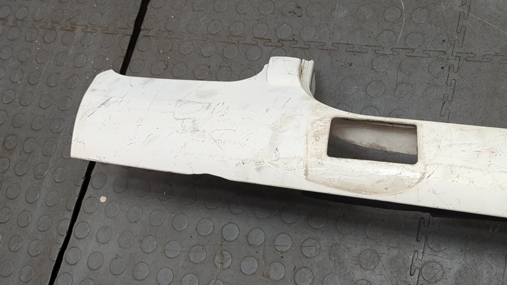 Молдинг лобового стекла