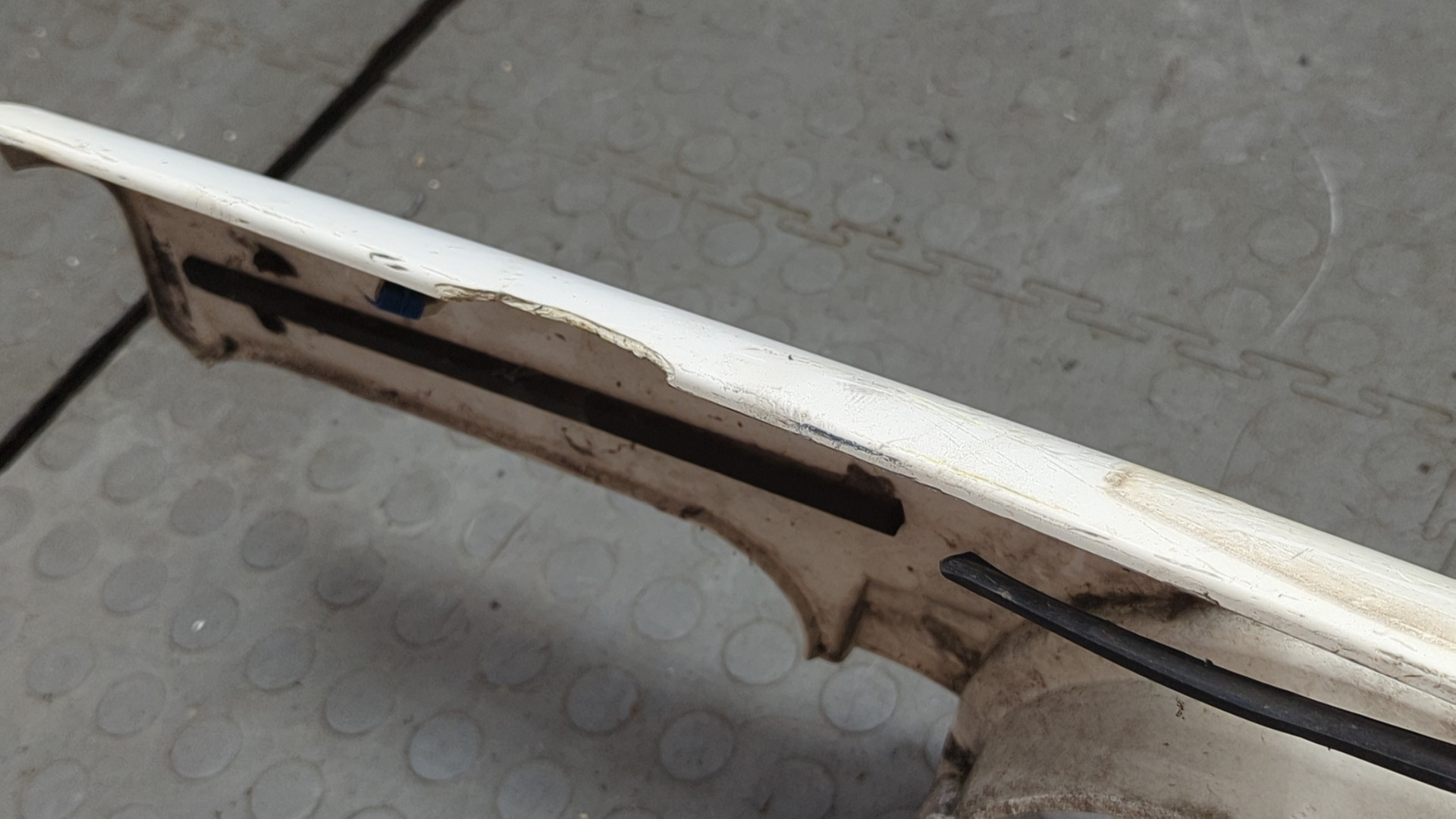 Молдинг лобового стекла