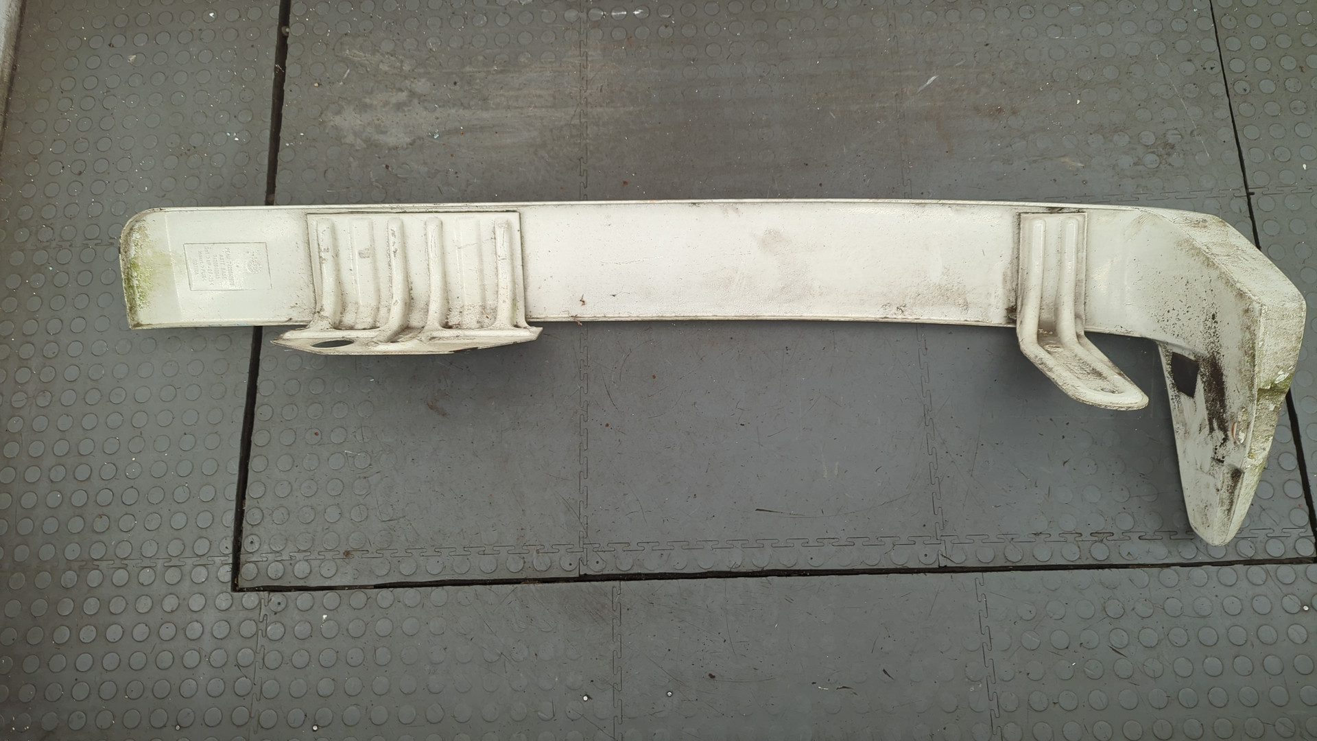 Спойлер переднего бампера левый