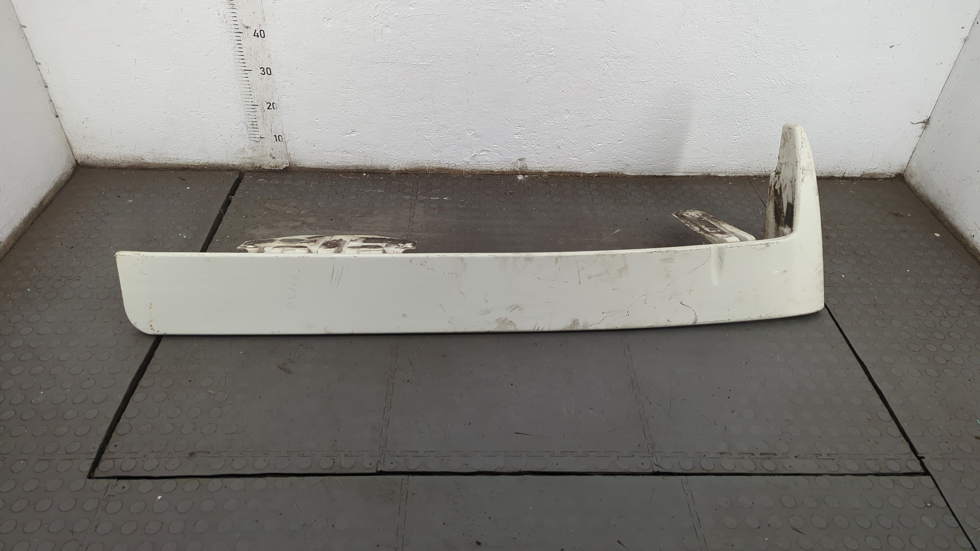 Спойлер переднего бампера левый