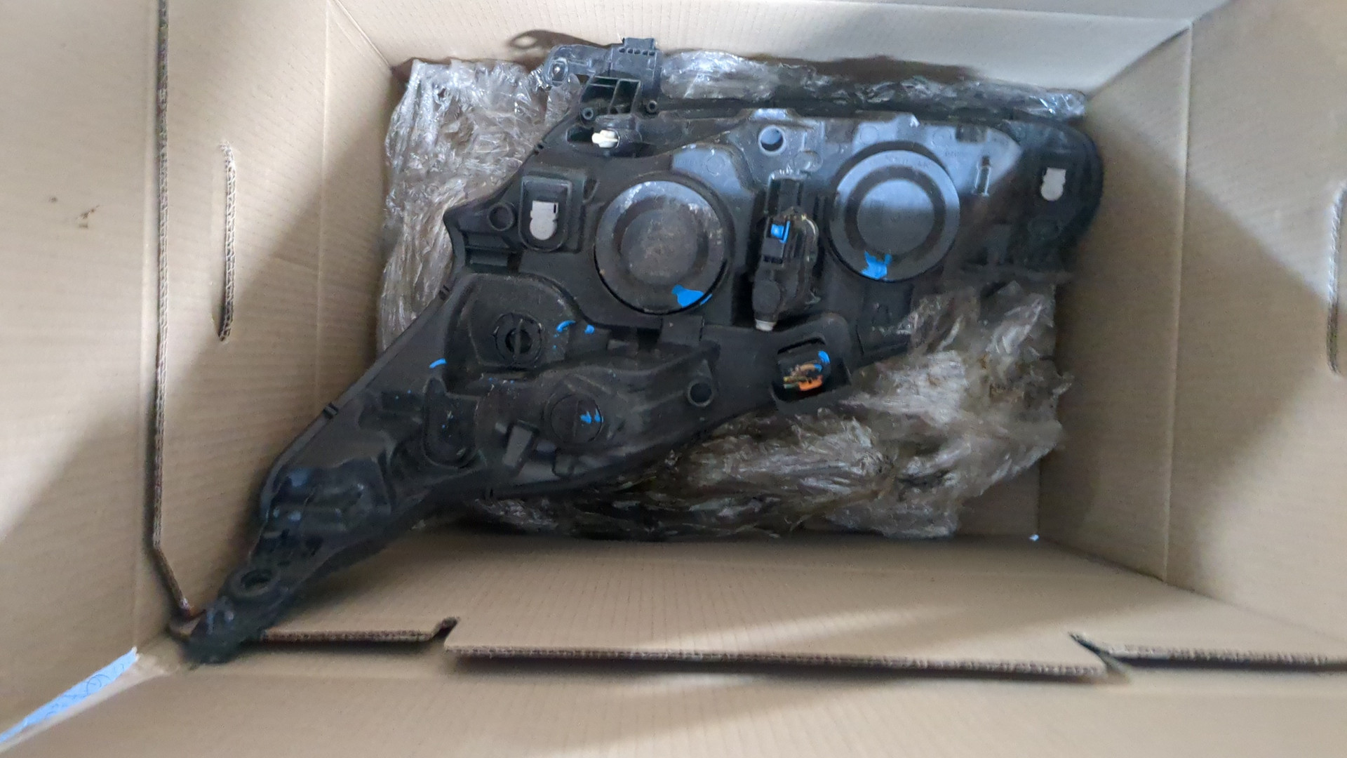 Фара правая