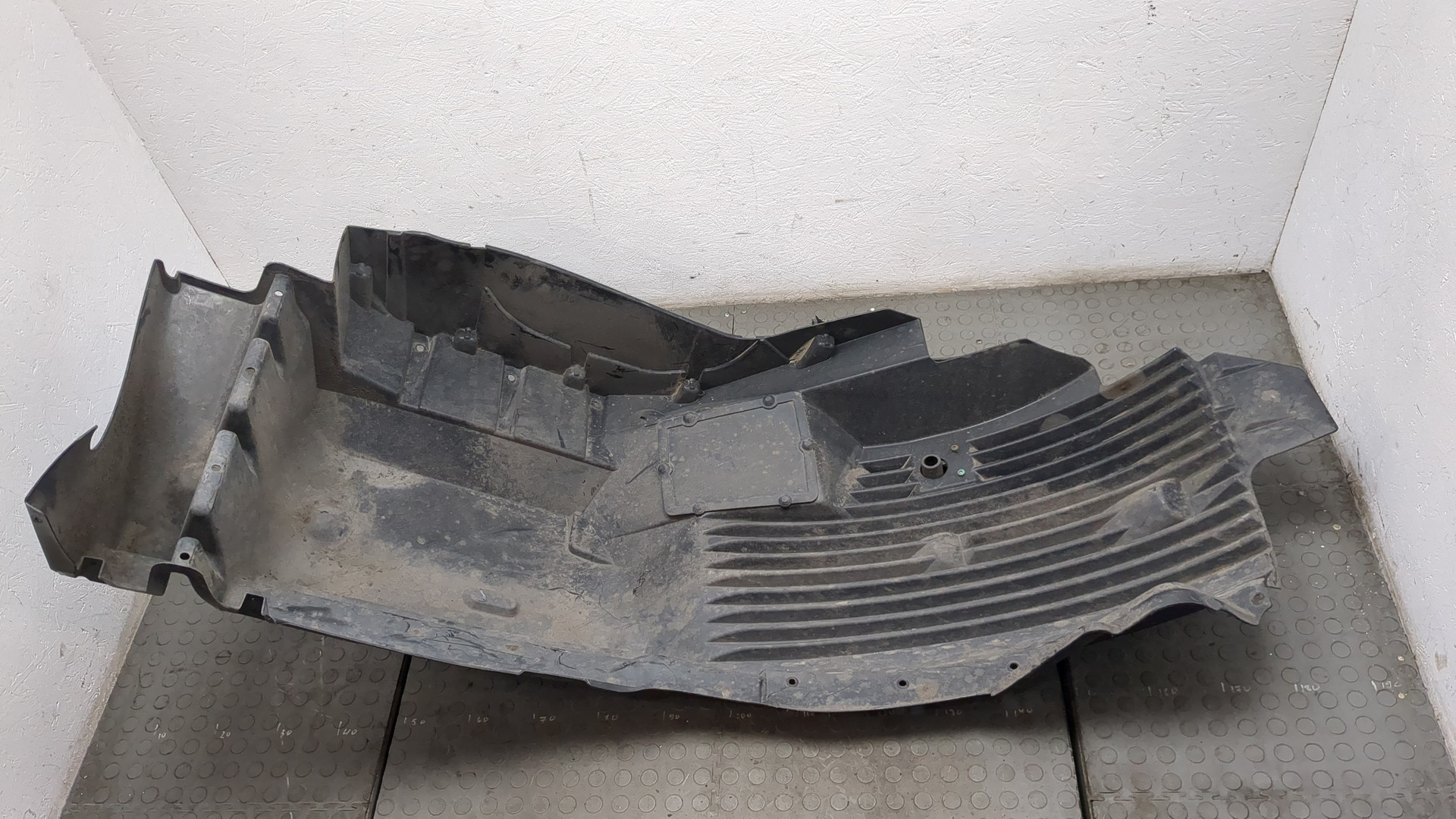 Локер передний левый