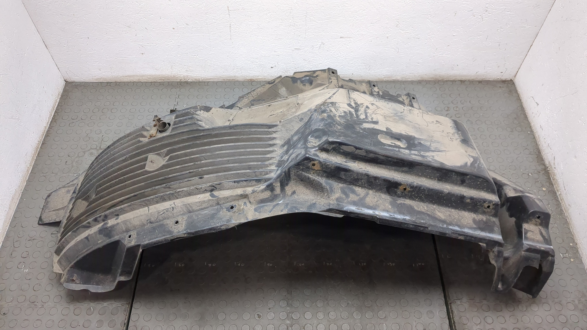 Локер передний левый