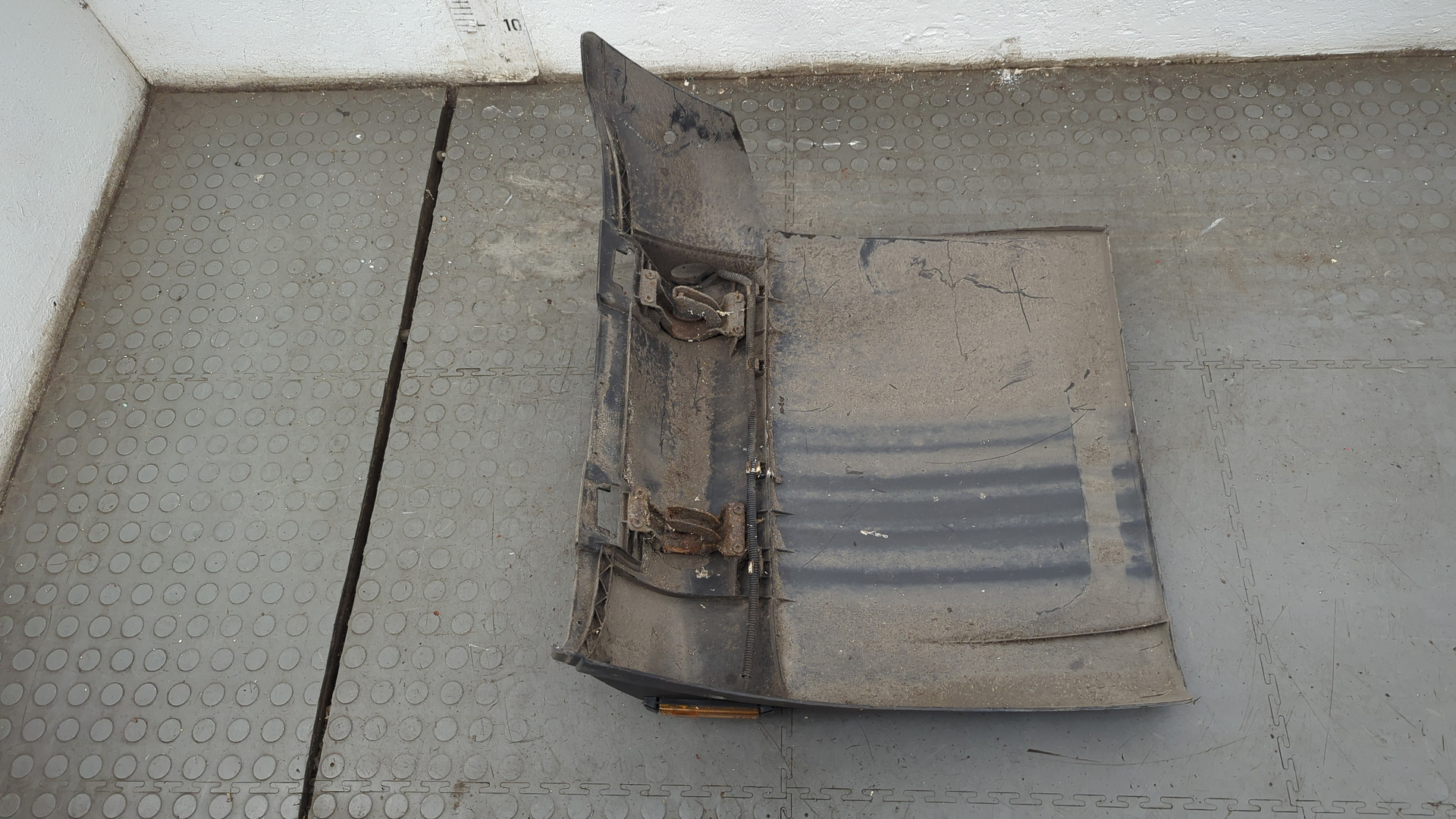 Крыло заднее левое