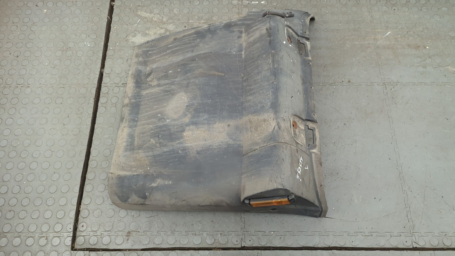 Крыло заднее левое