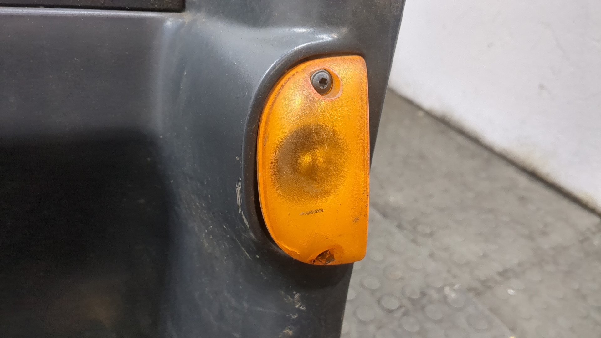 Подножка левая