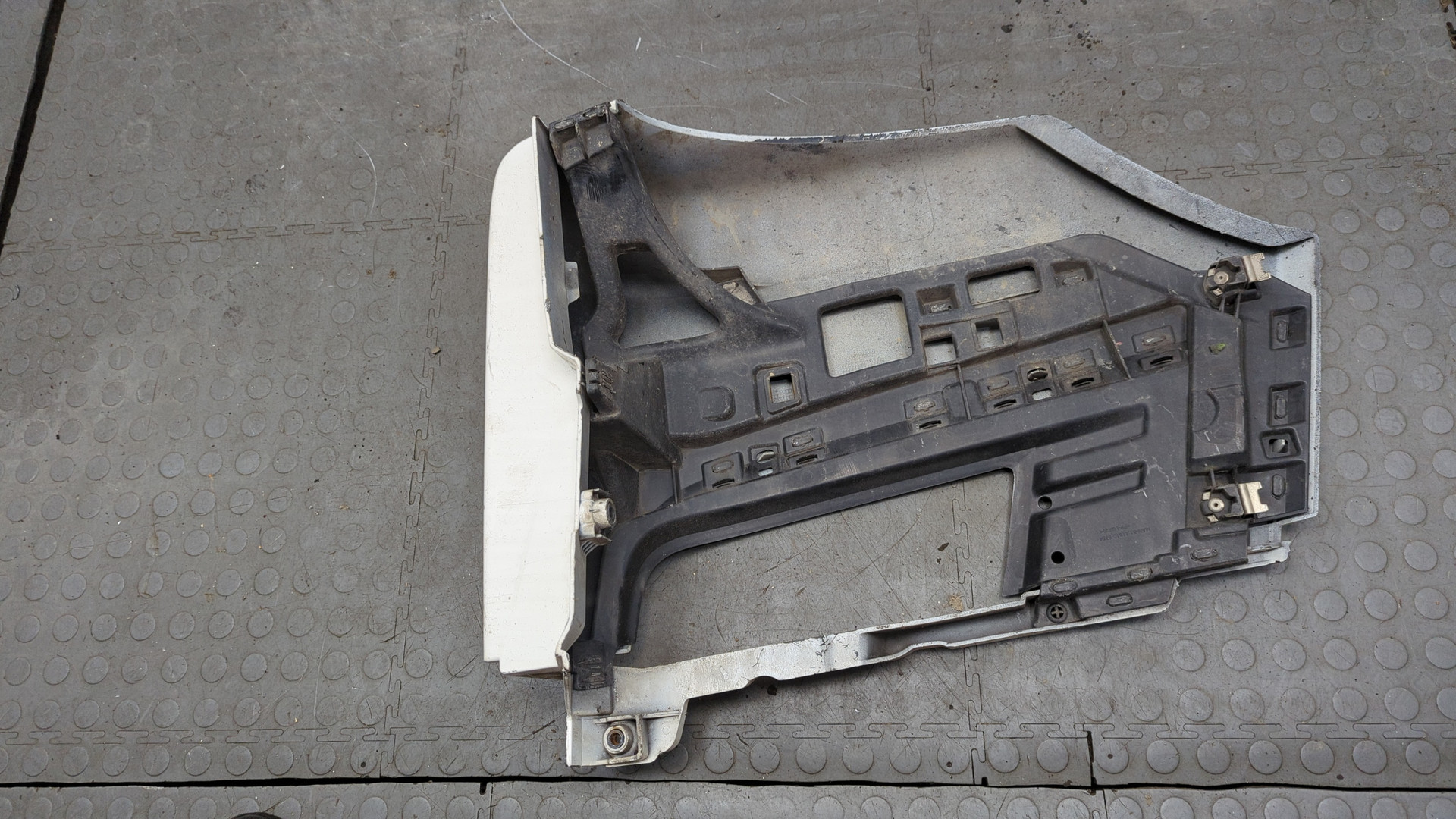 Накладка переднего бампера