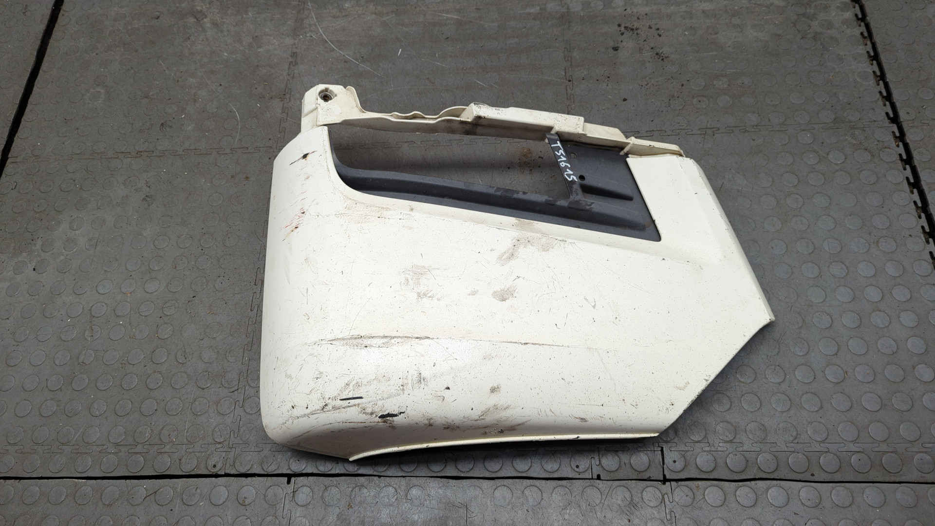 Накладка переднего бампера