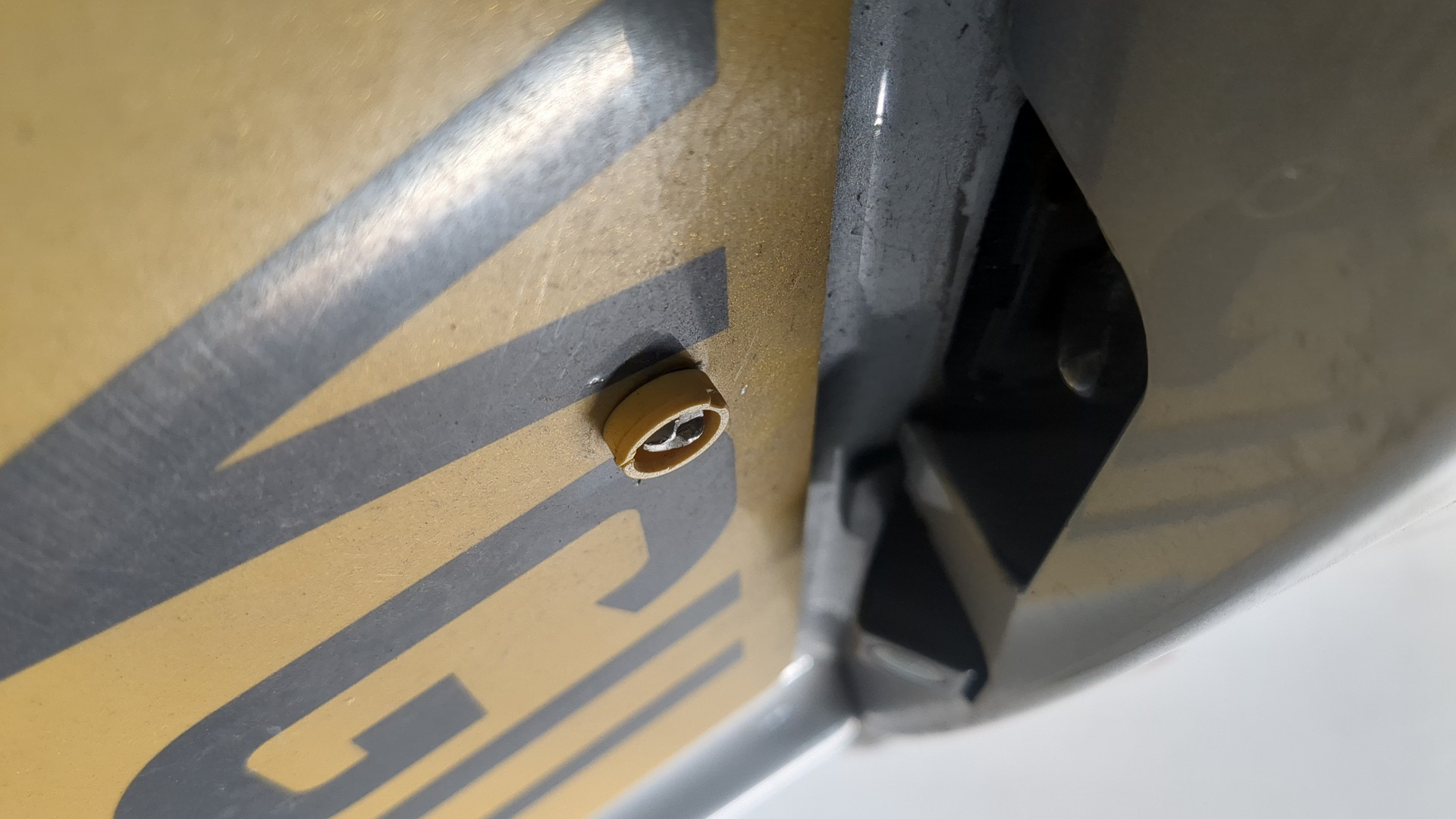 Дверь багажника