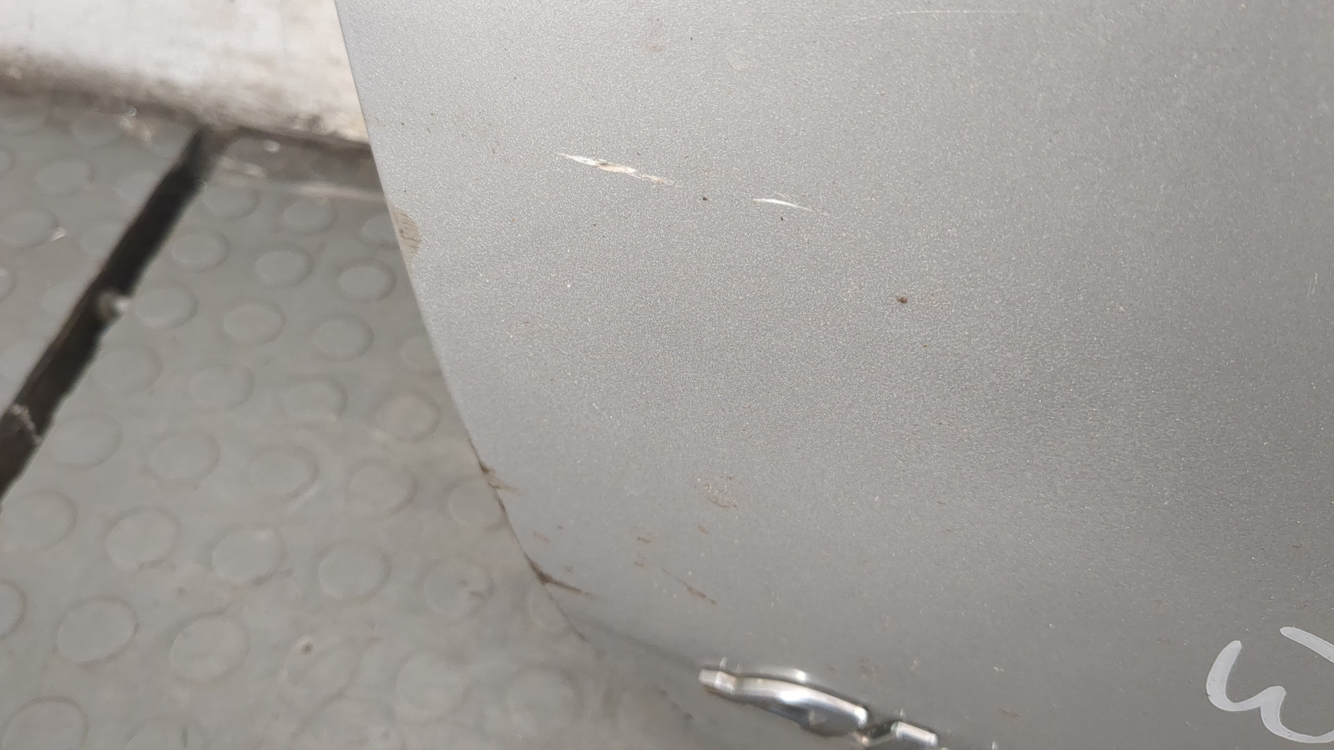 Дверь багажника