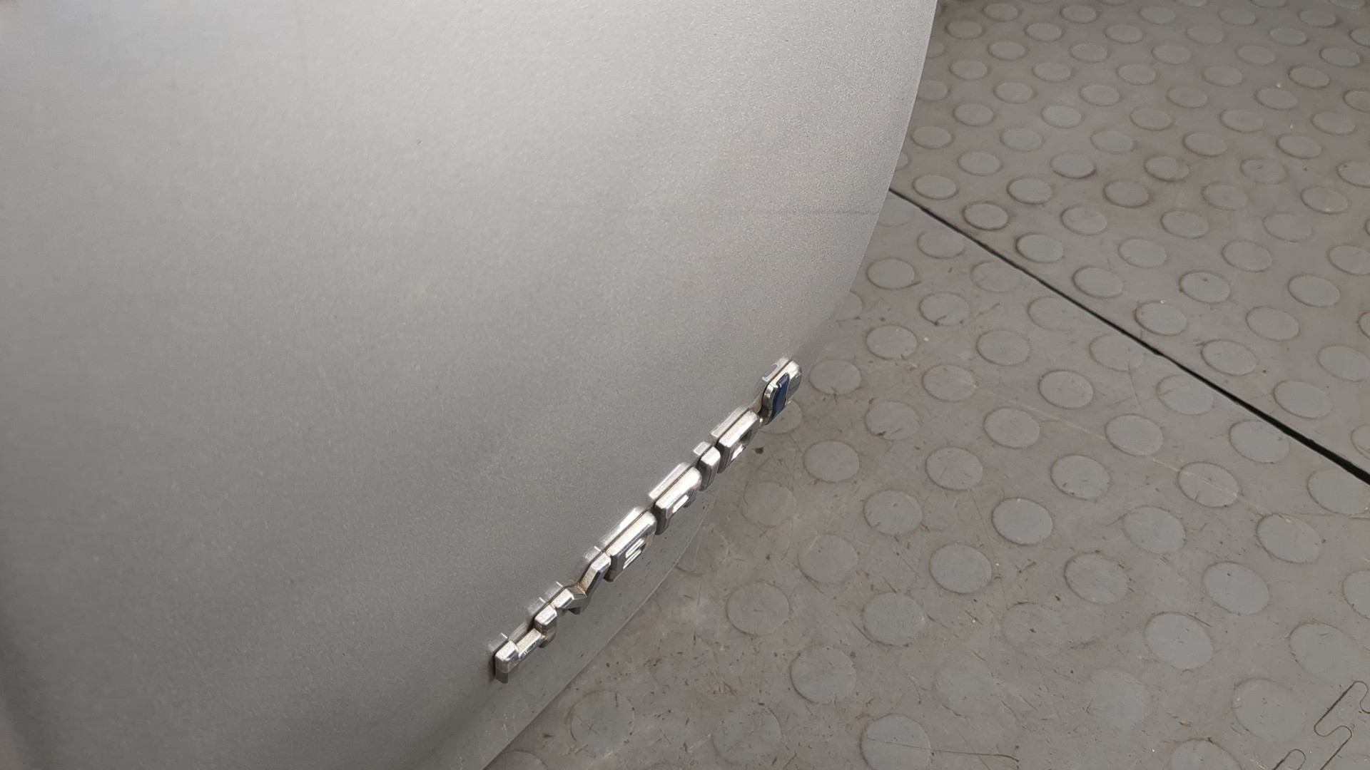 Дверь багажника