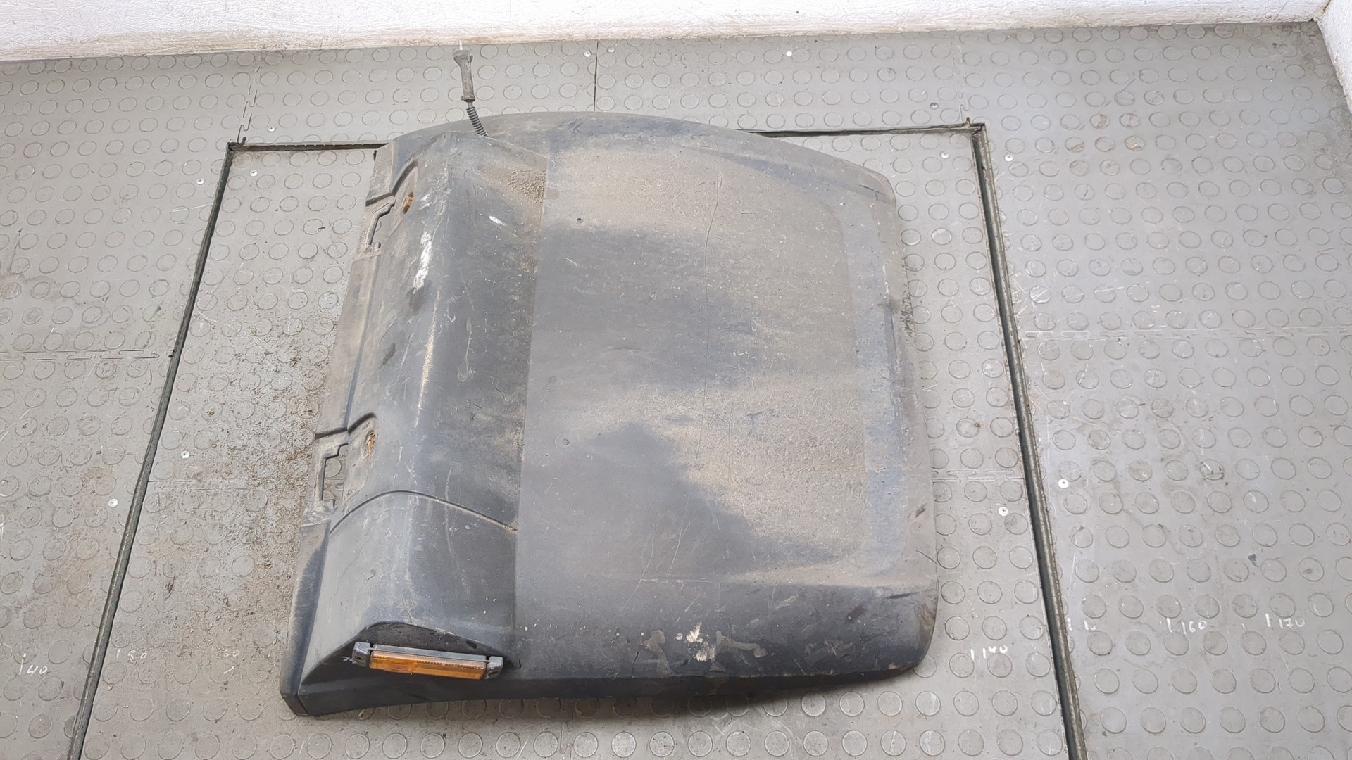 Крыло заднее правое