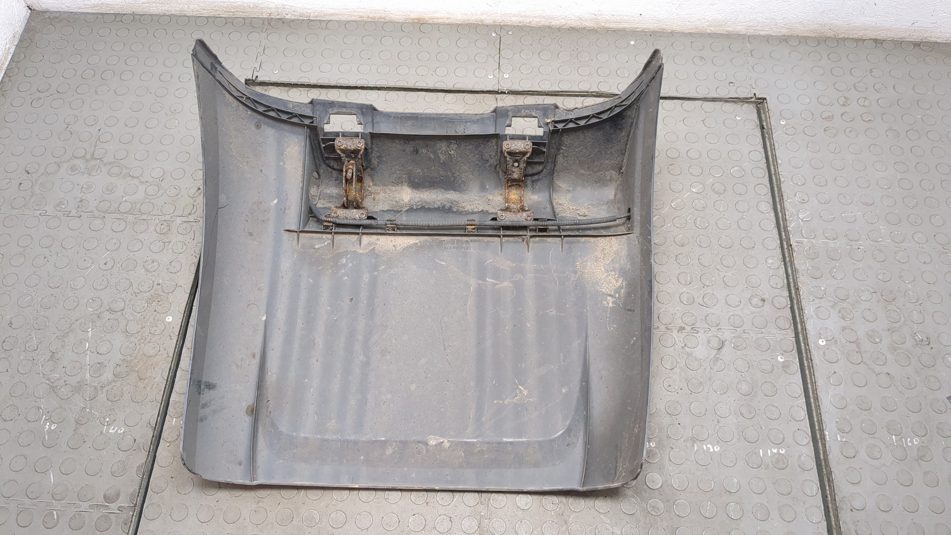 Крыло заднее правое