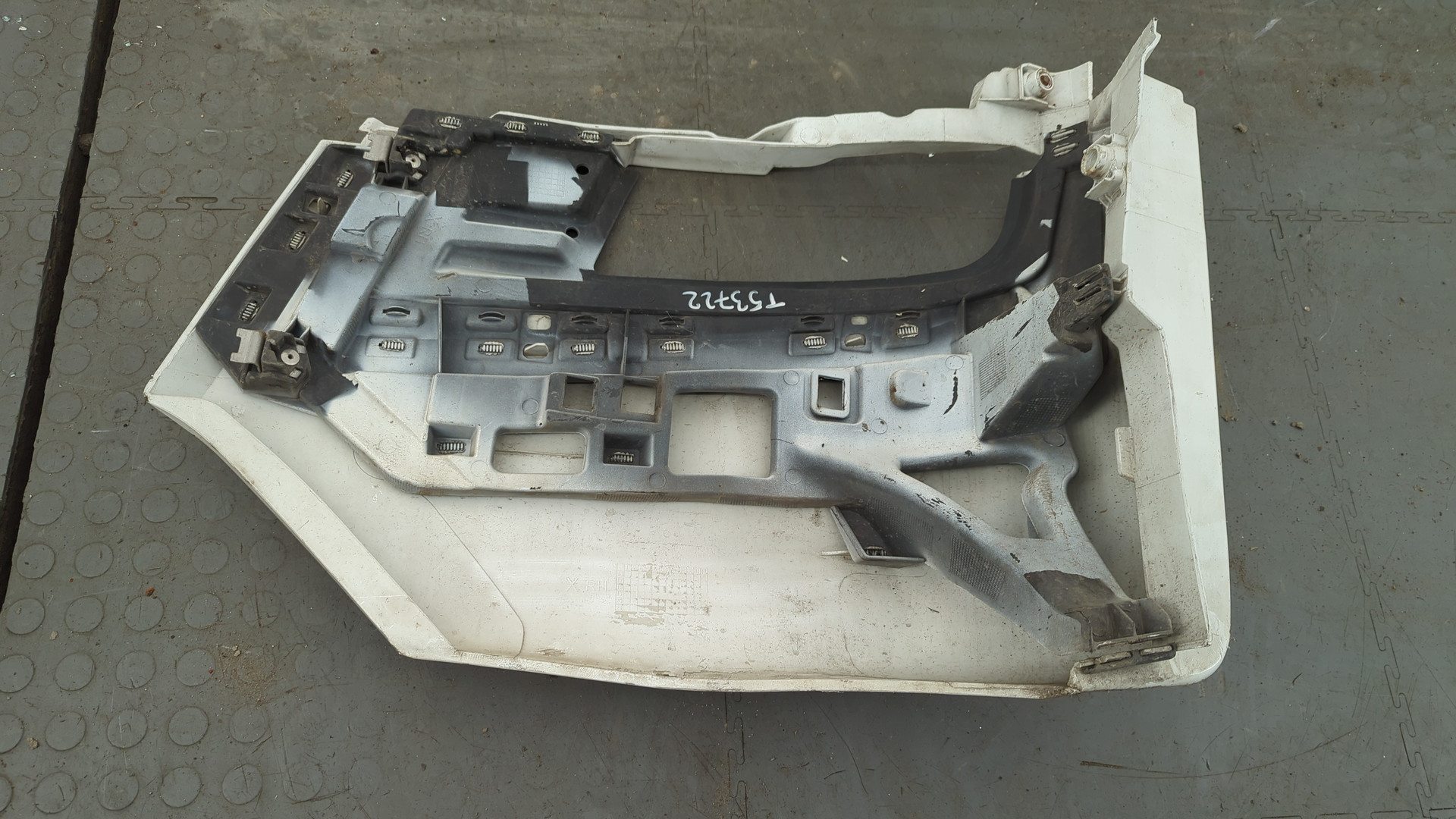 Накладка переднего бампера