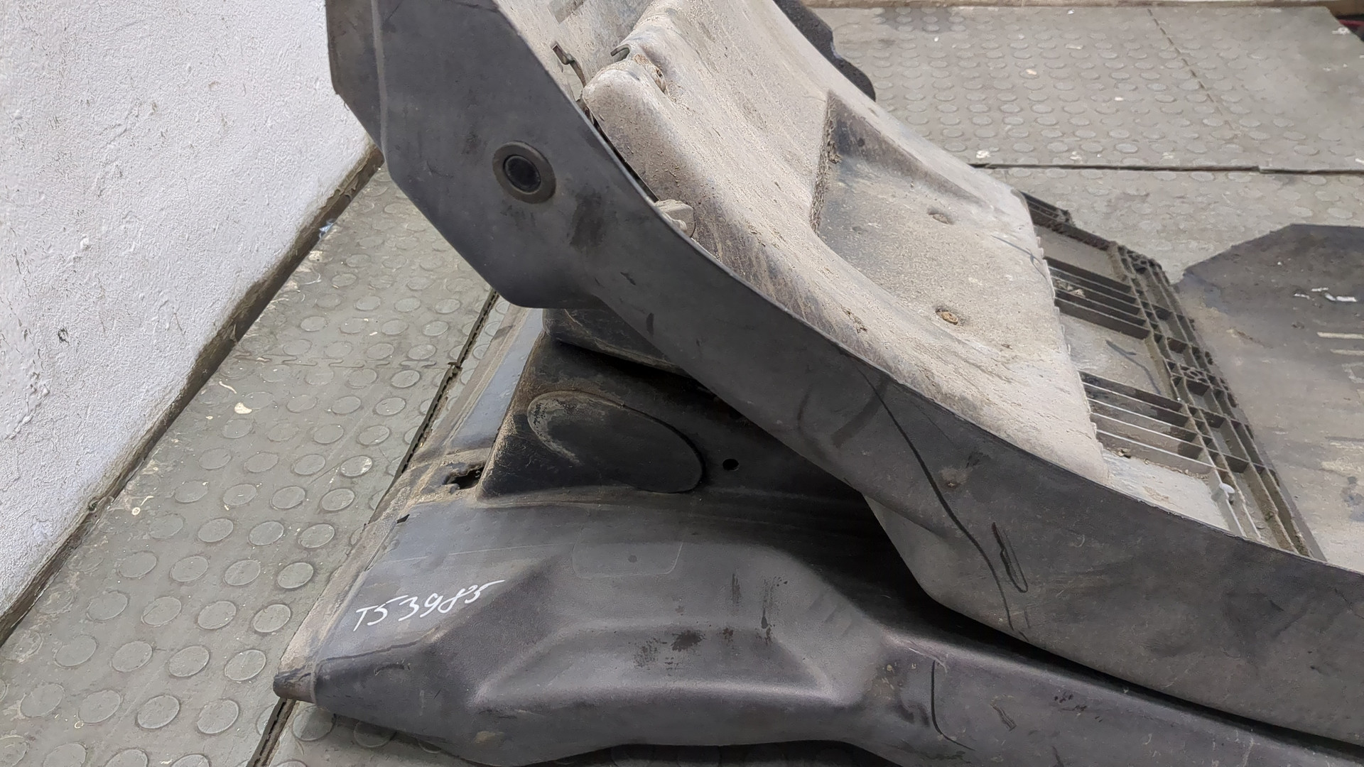 Крыло заднее левое