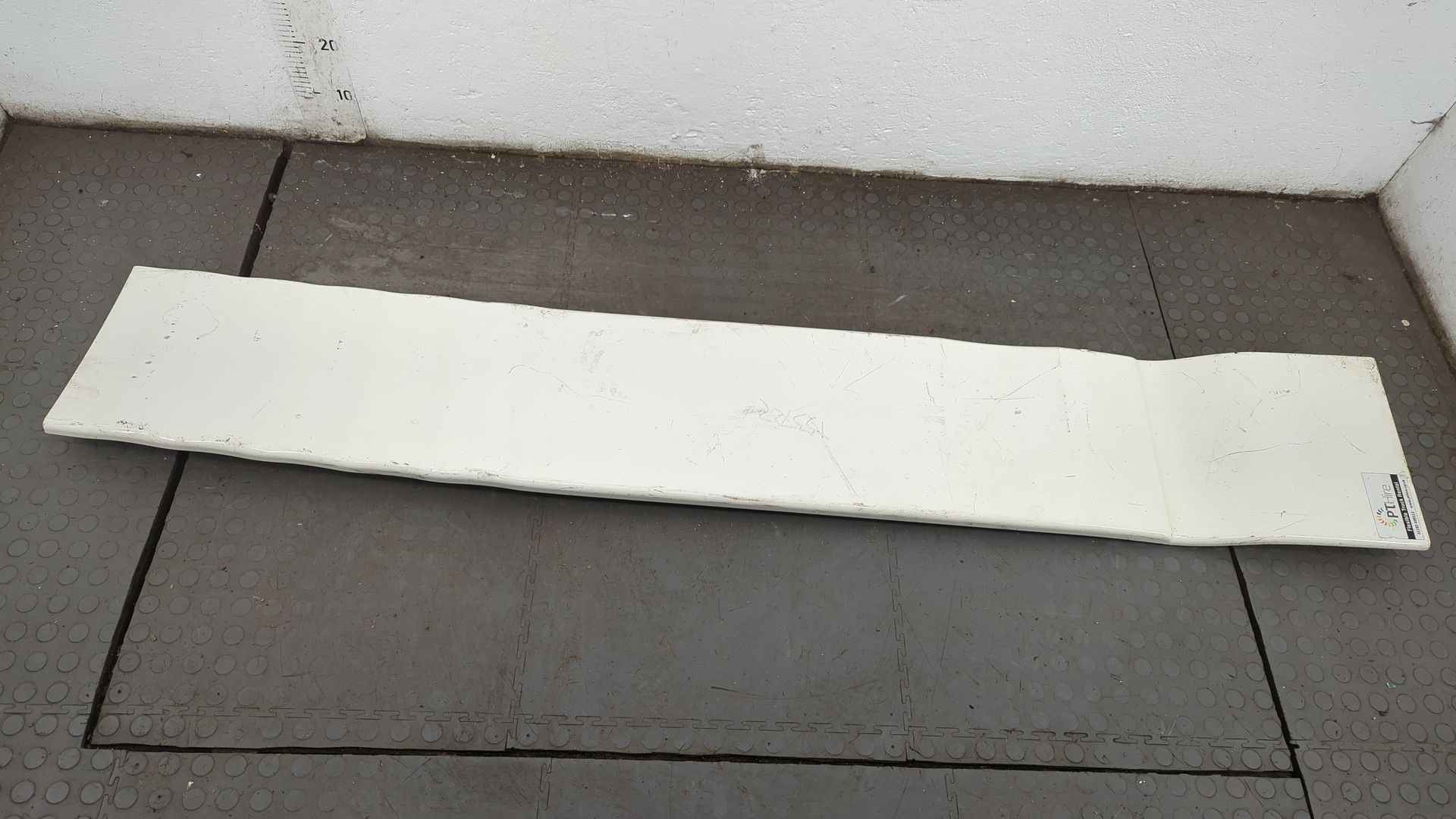 Спойлер переднего бампера левый