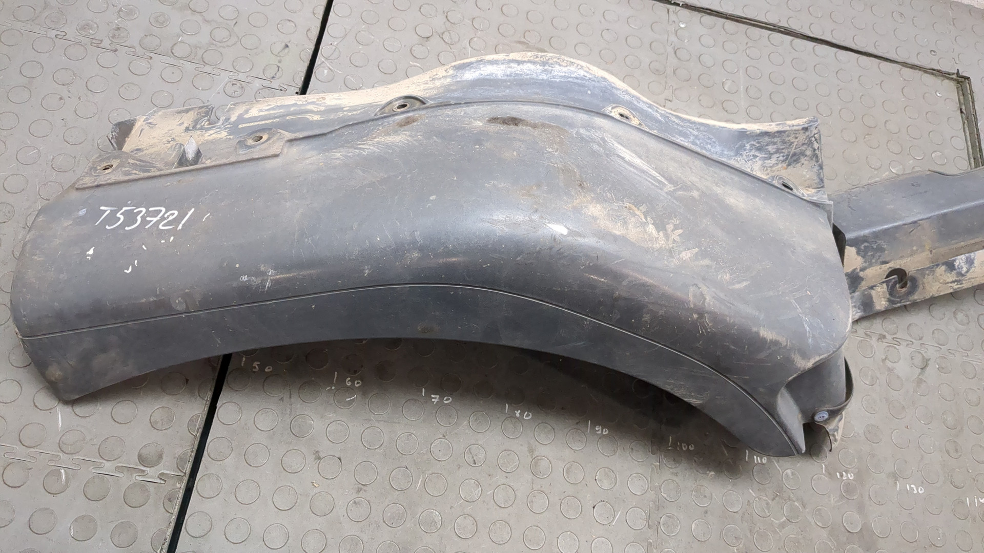 Крыло заднее правое