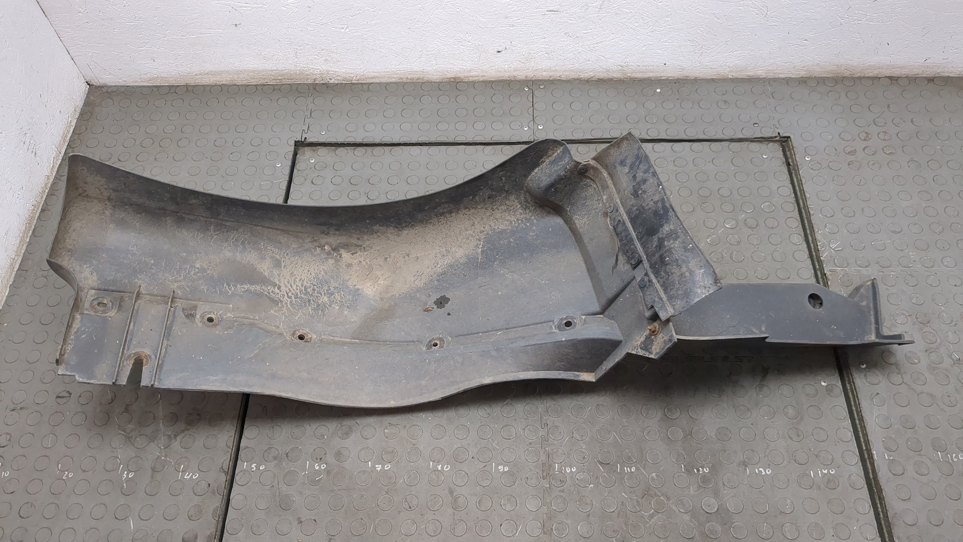 Крыло заднее правое