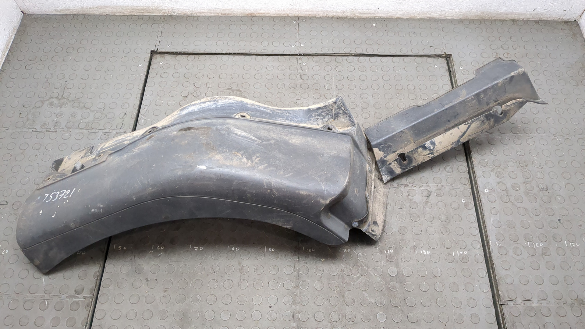 Крыло заднее правое