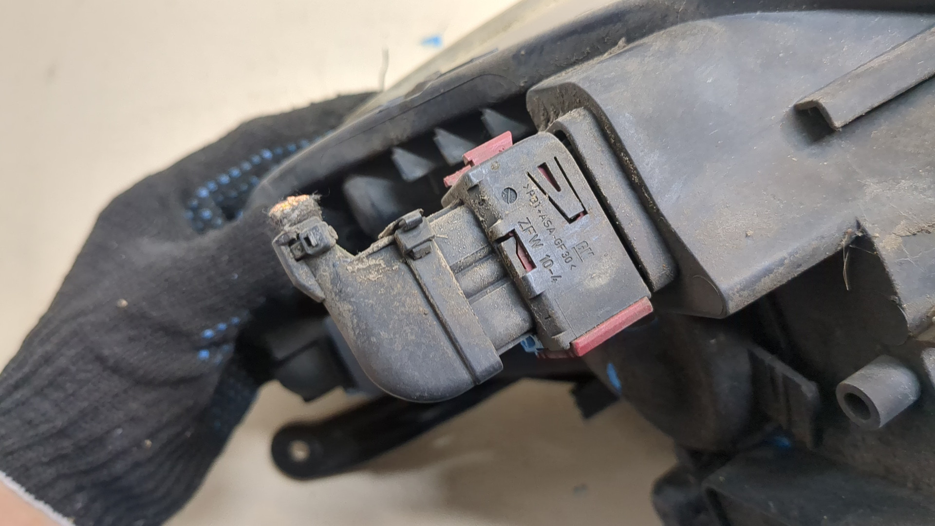 Фара правая