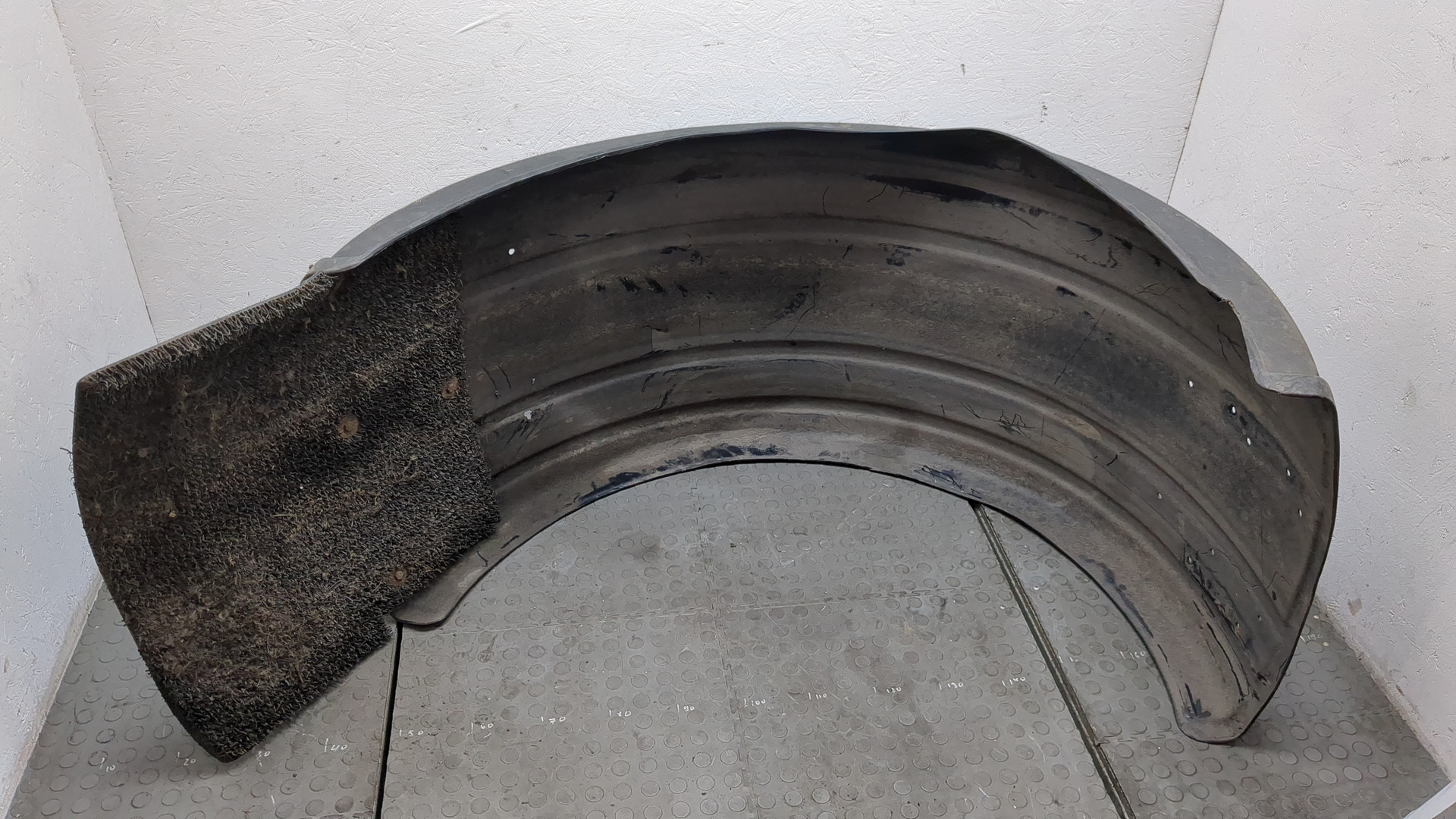 Кузовной элемент