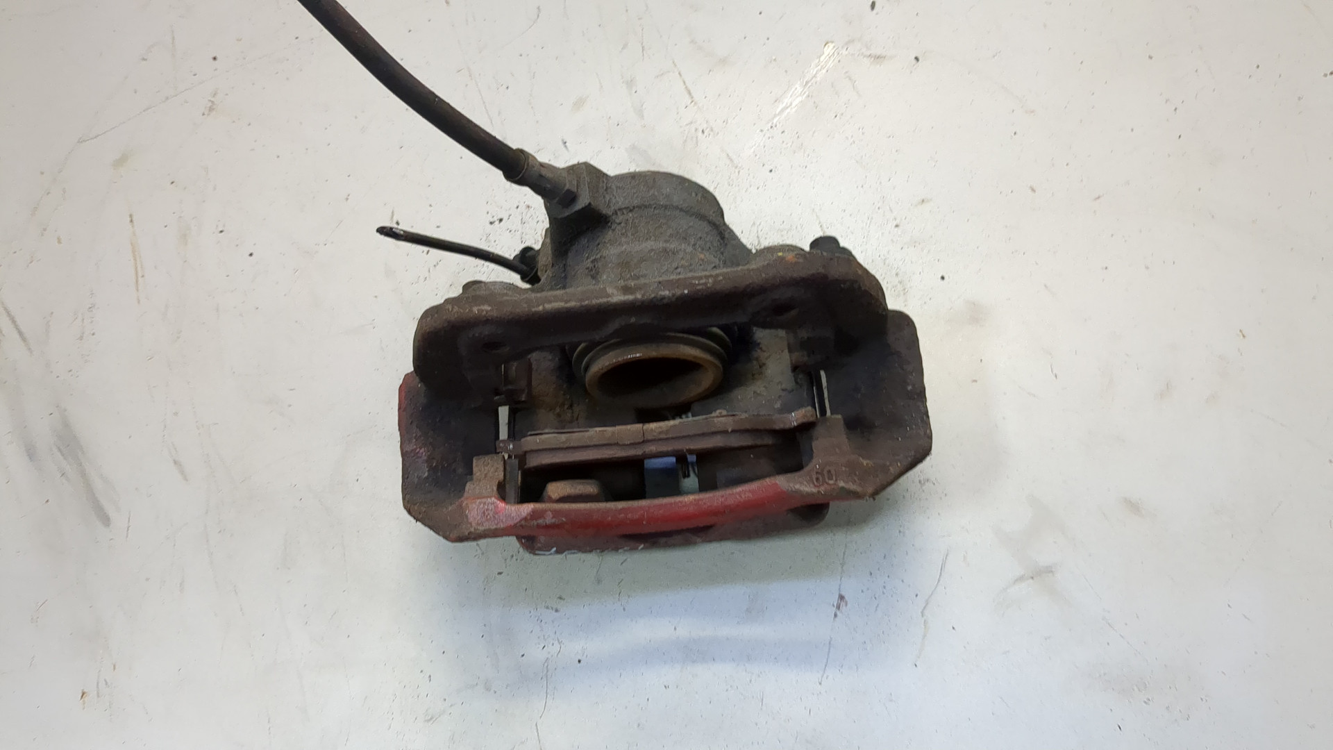 Суппорт передний правый