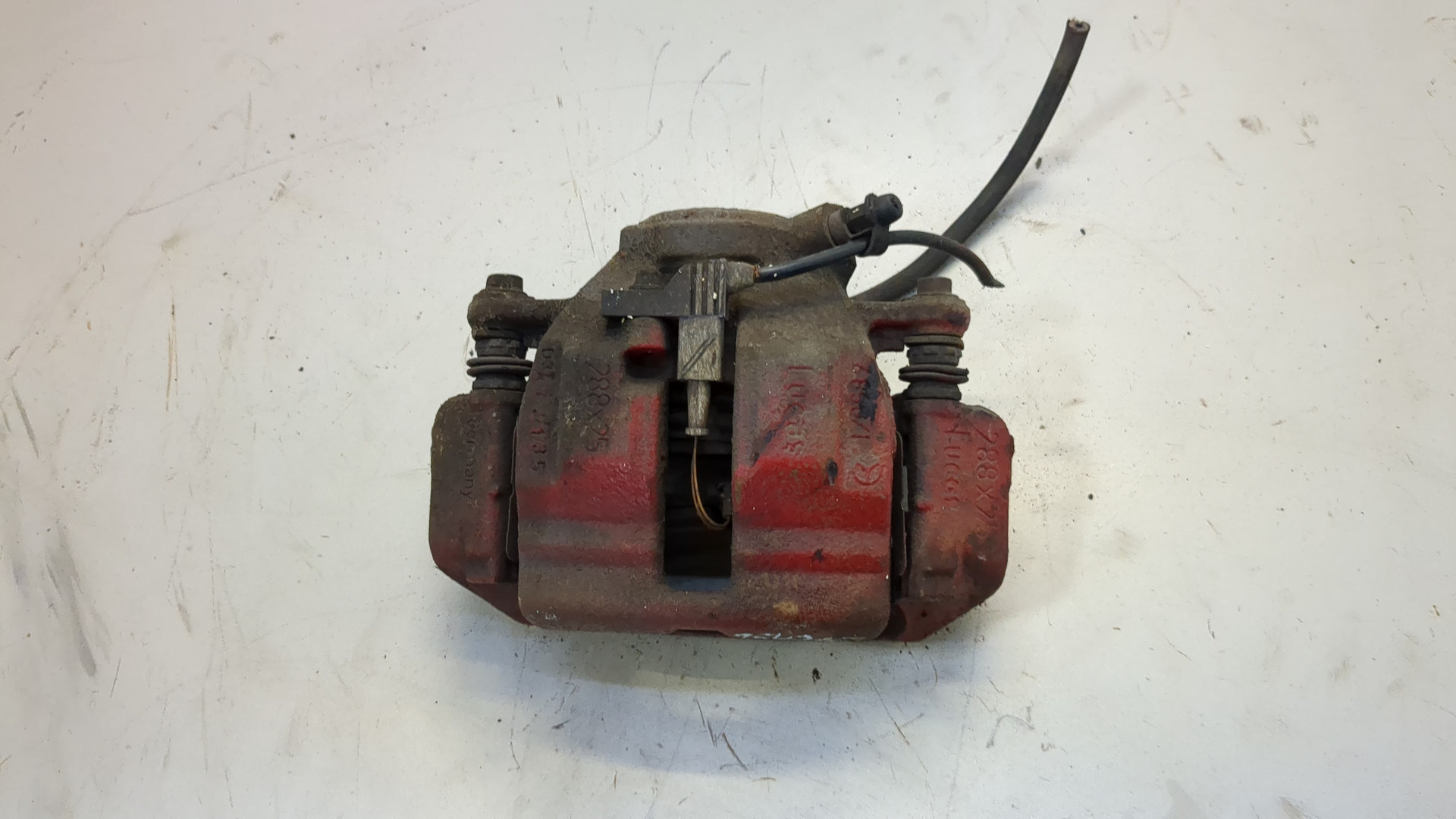 Суппорт передний правый