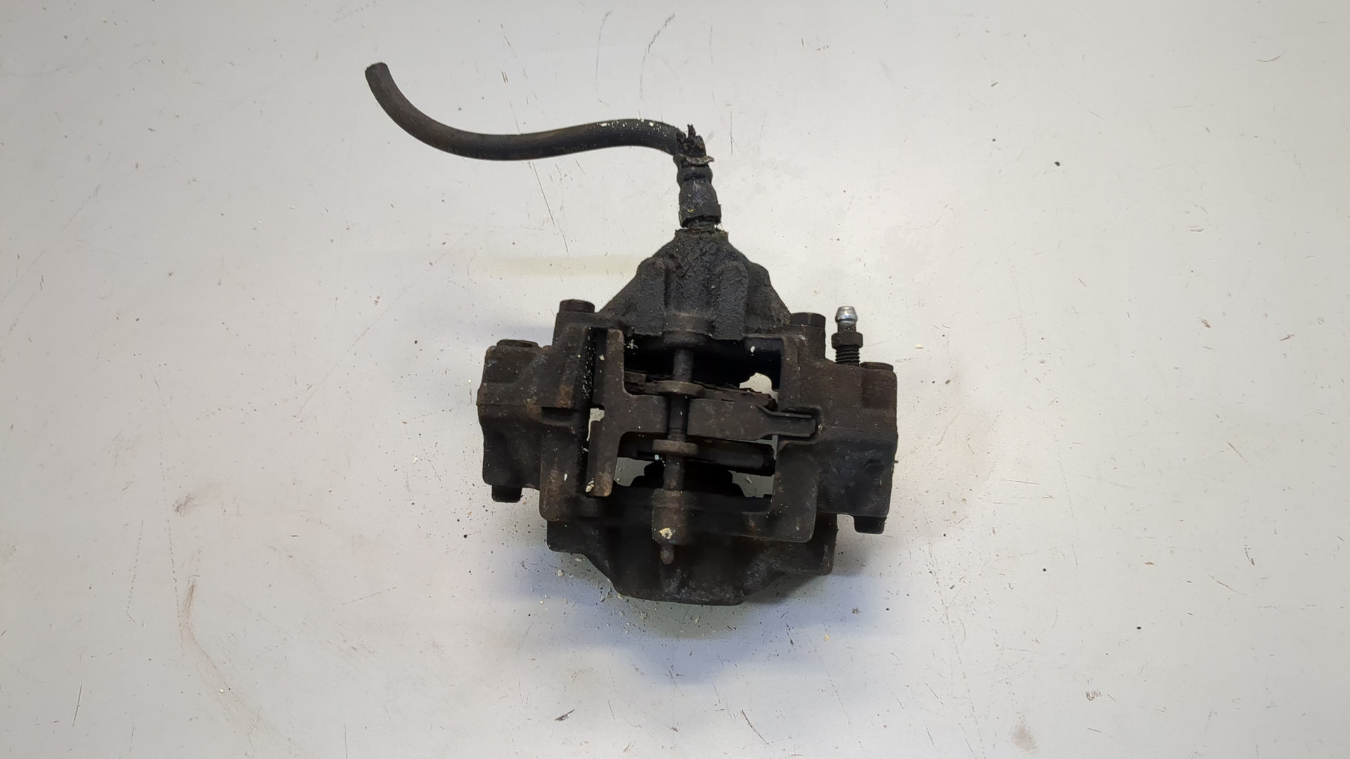 Суппорт задний правый