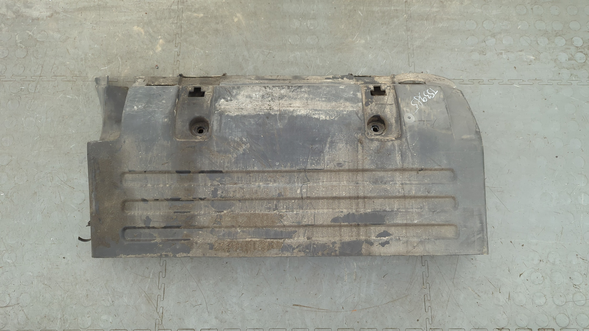 Крыло заднее правое