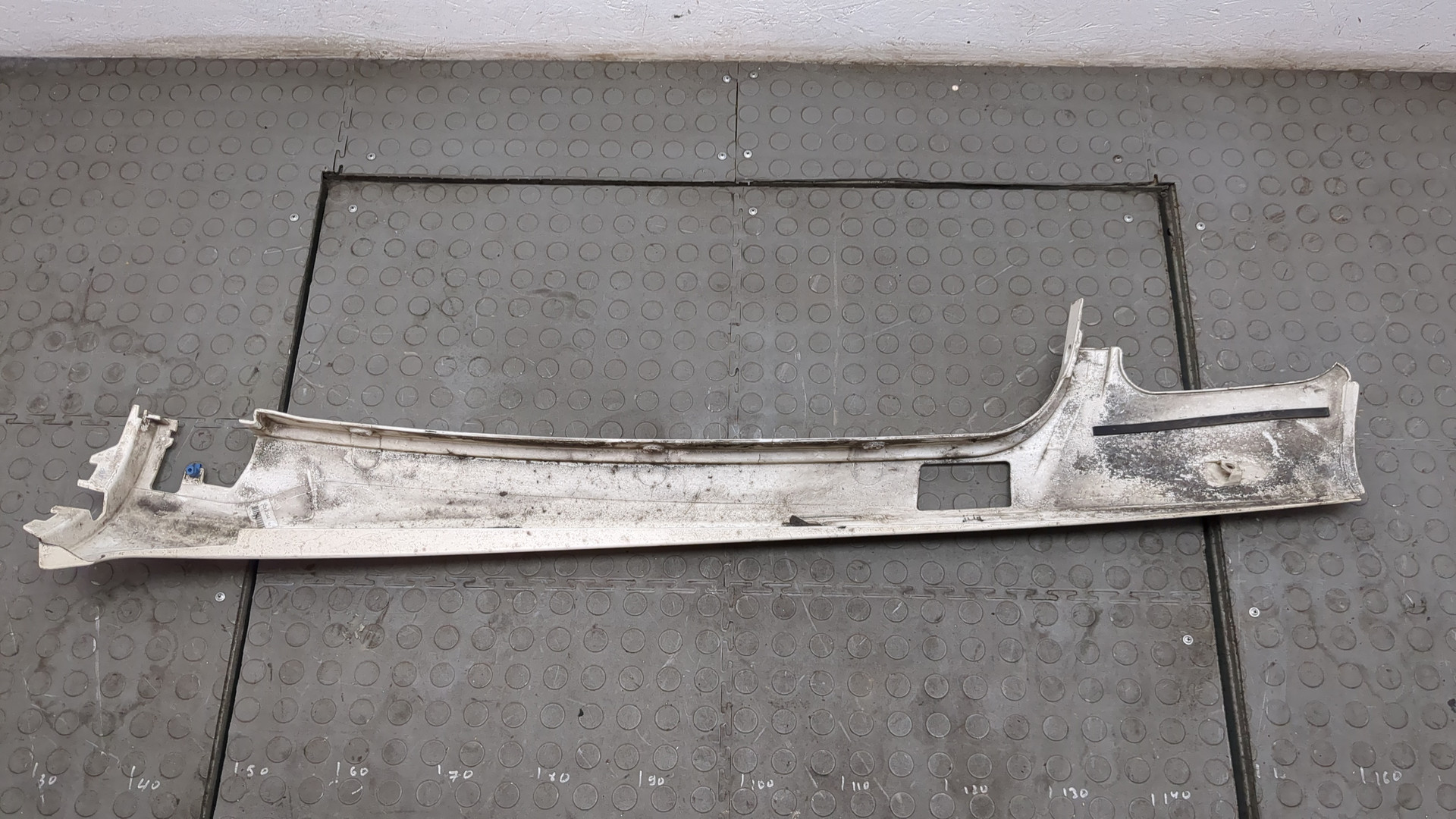 Молдинг лобового стекла