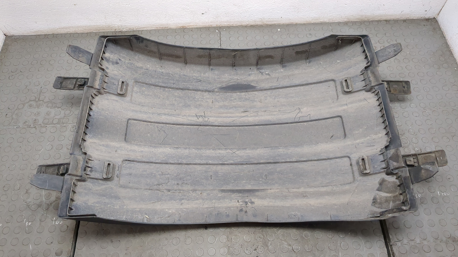 Кузовной элемент