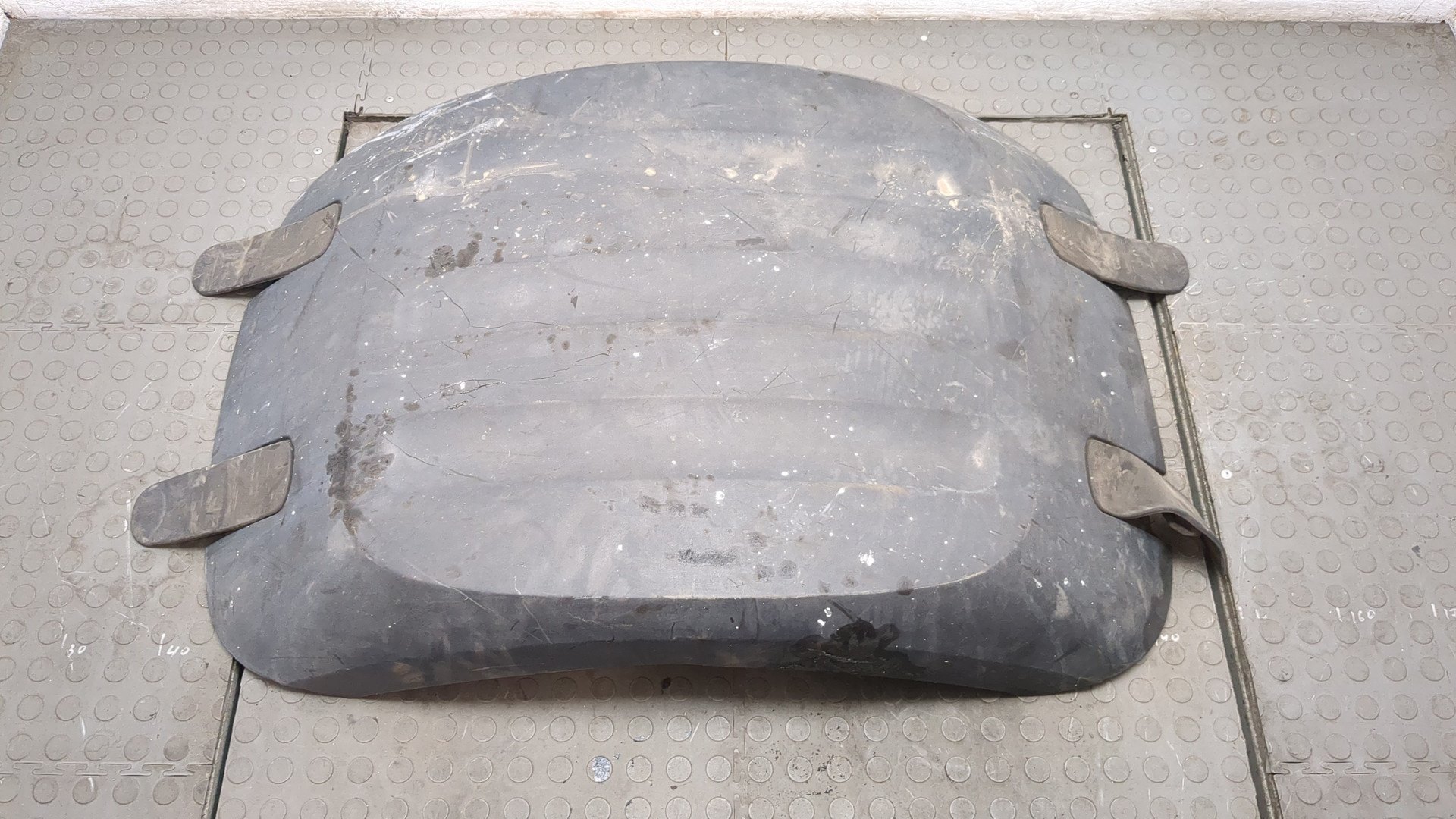 Кузовной элемент