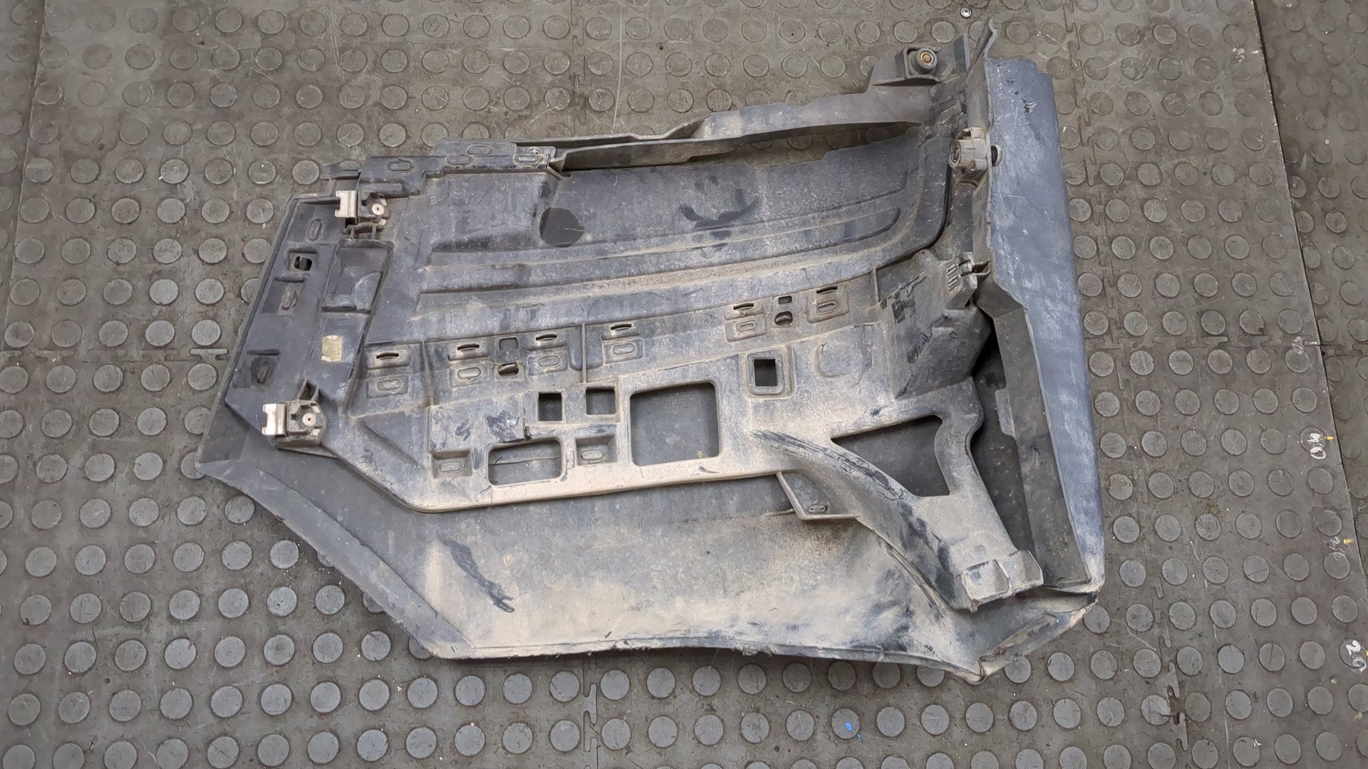 Накладка переднего бампера