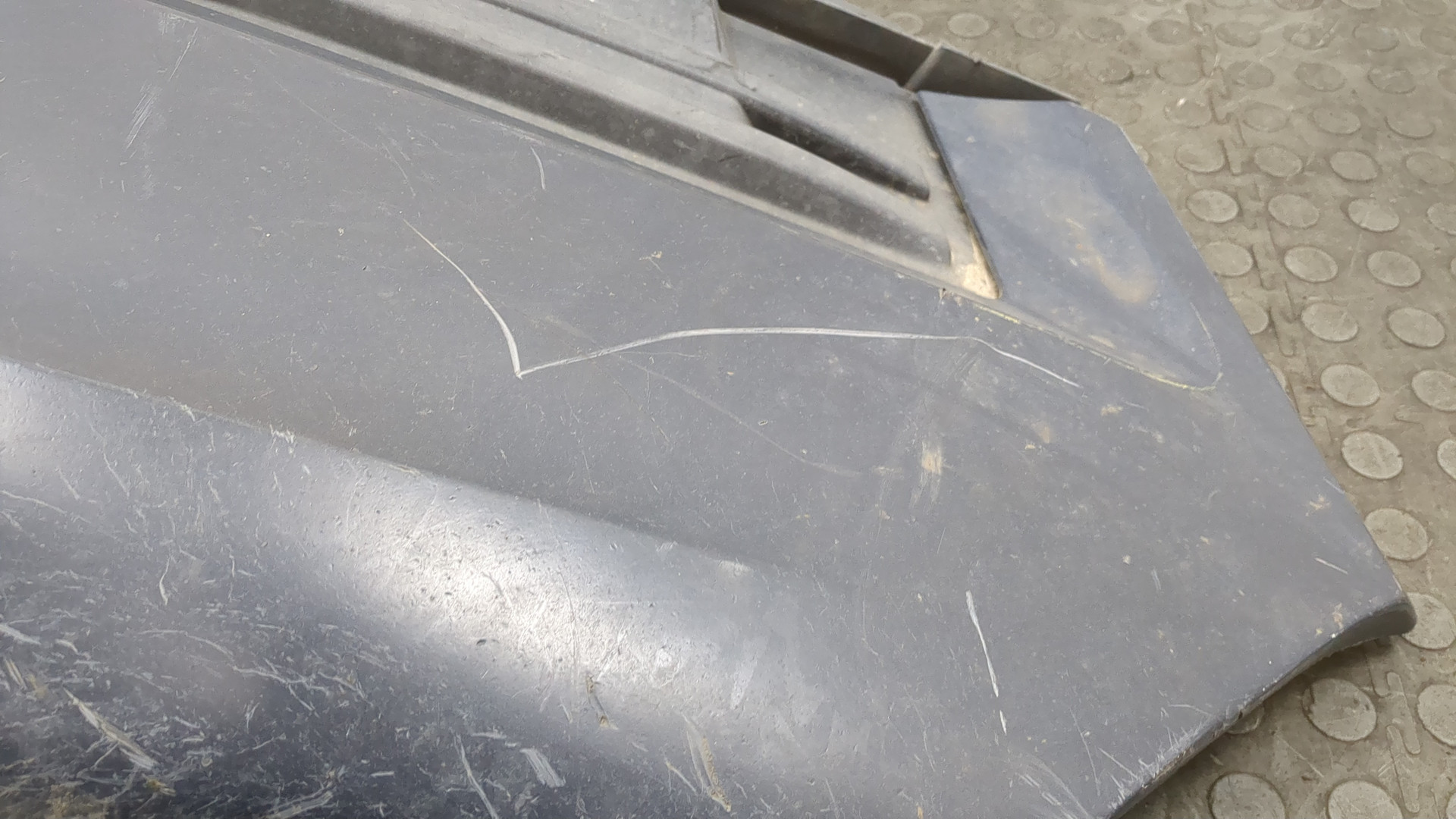 Накладка переднего бампера