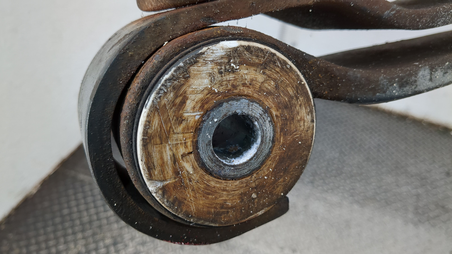 Рессора передняя