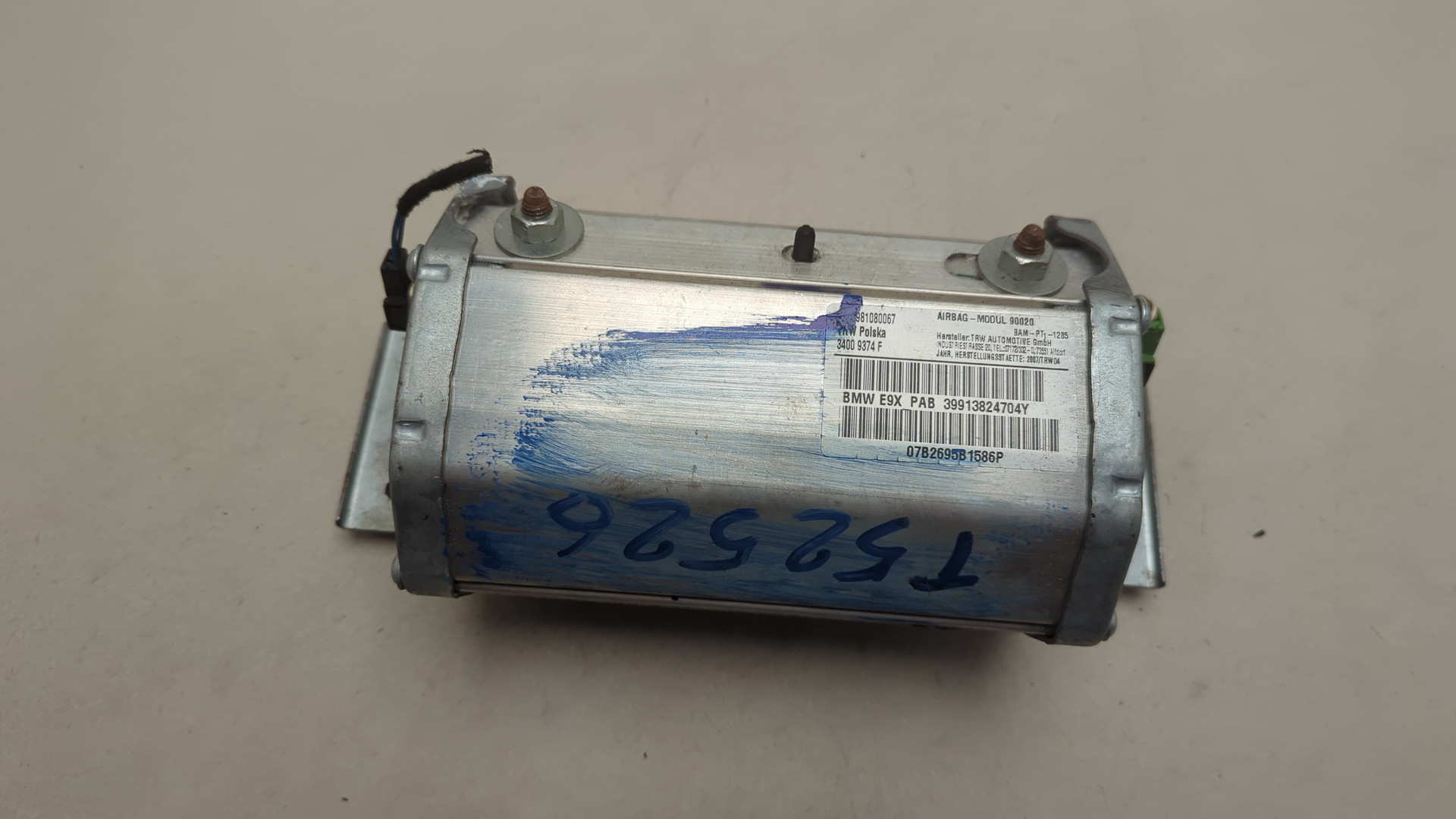 Подушка безопасности пассажирская (в торпедо)