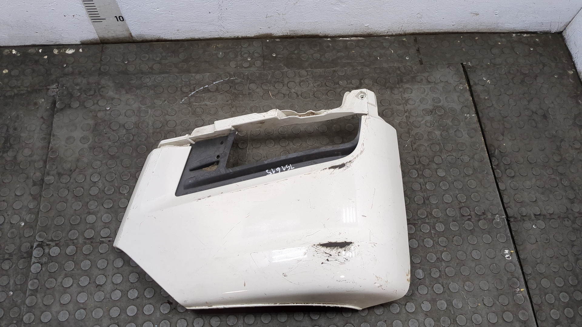 Накладка переднего бампера левая