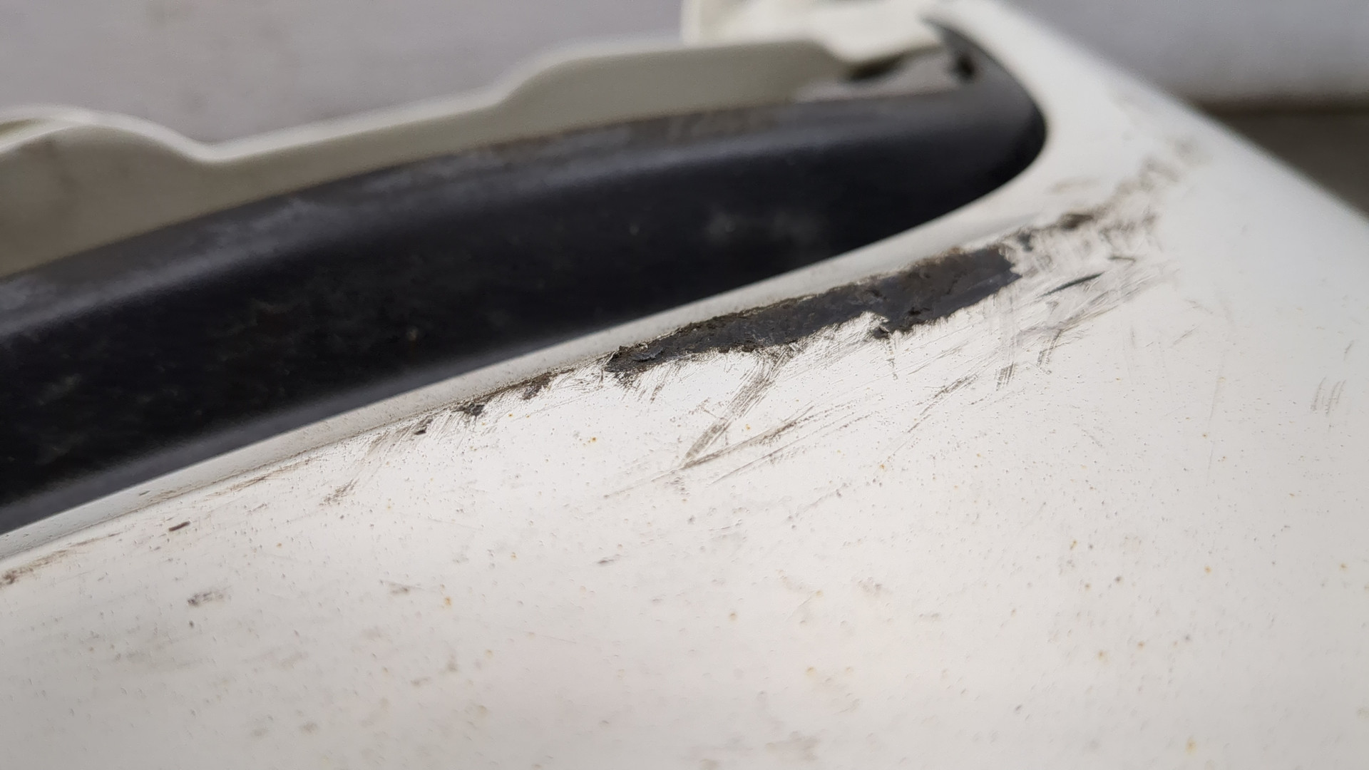 Накладка переднего бампера левая