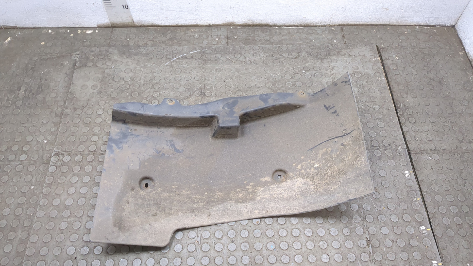 Локер передний левый