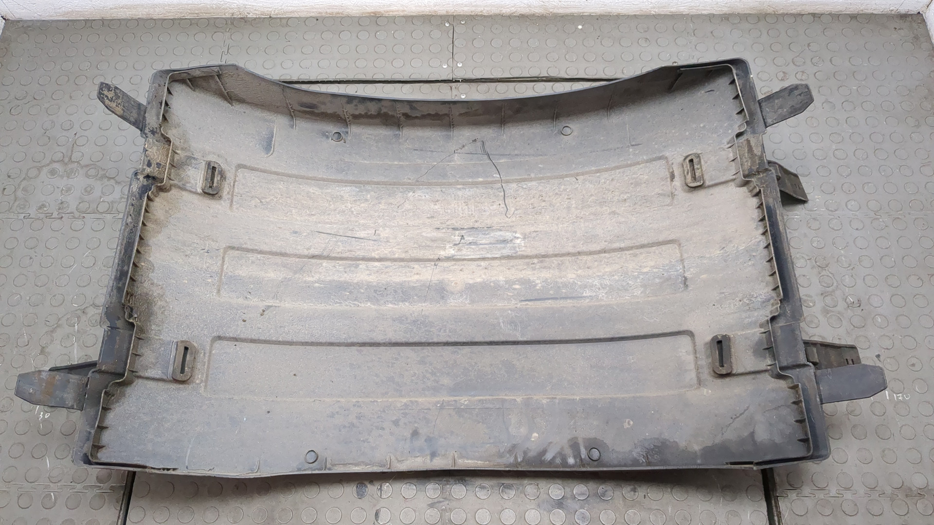 Кузовной элемент