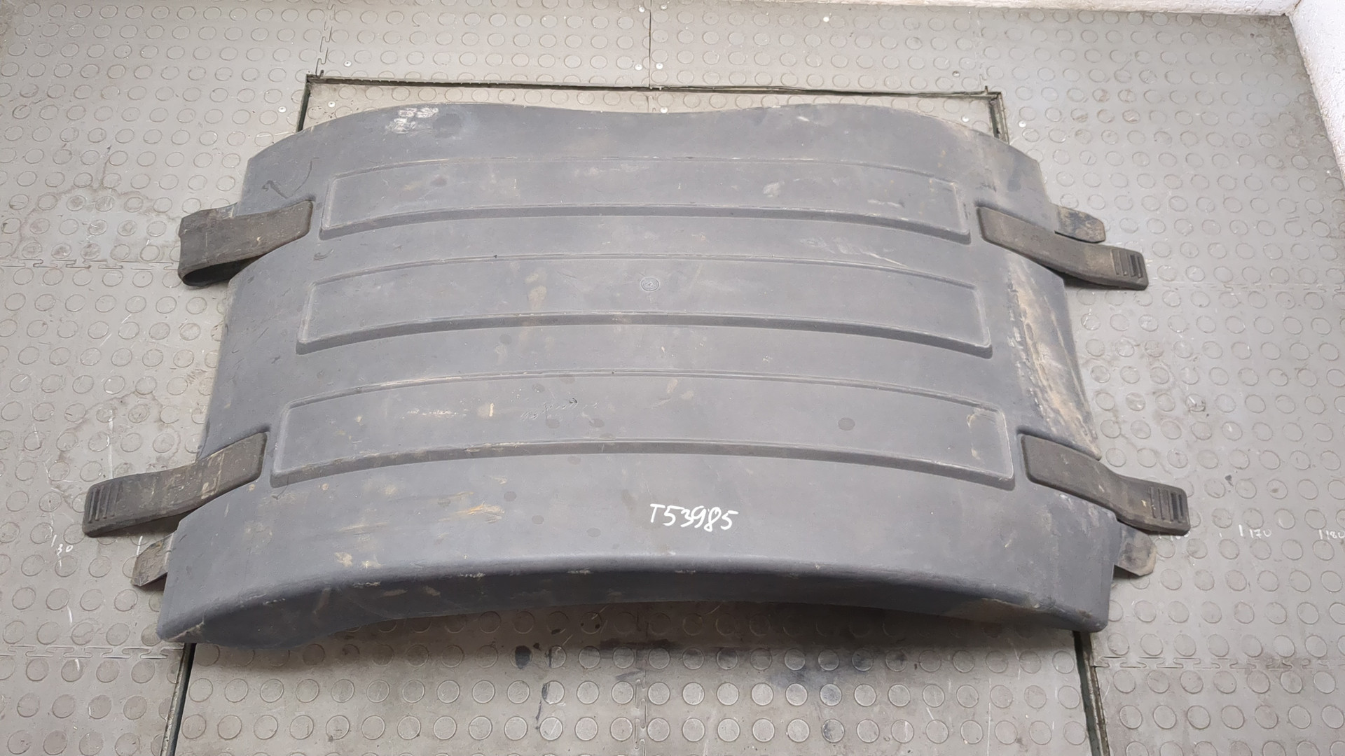 Кузовной элемент