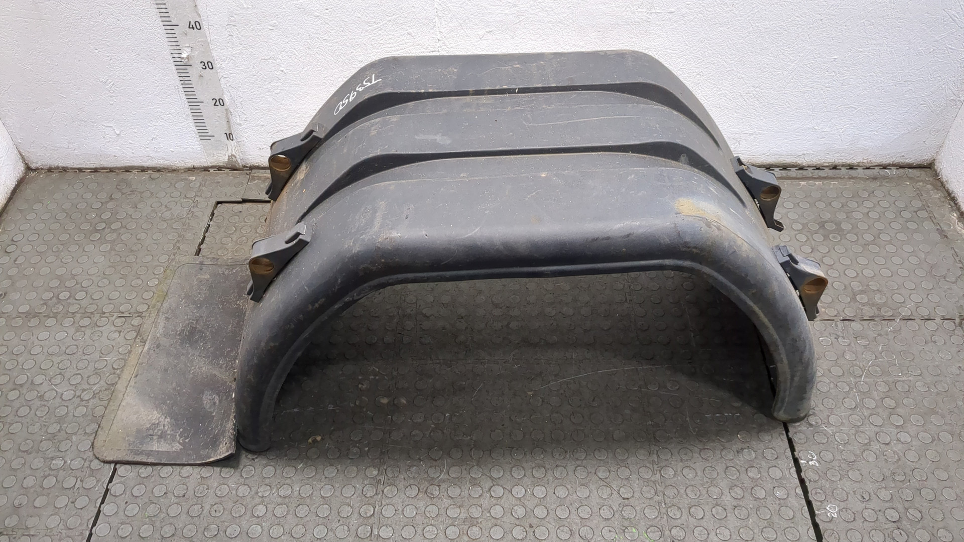 Крыло заднее правое