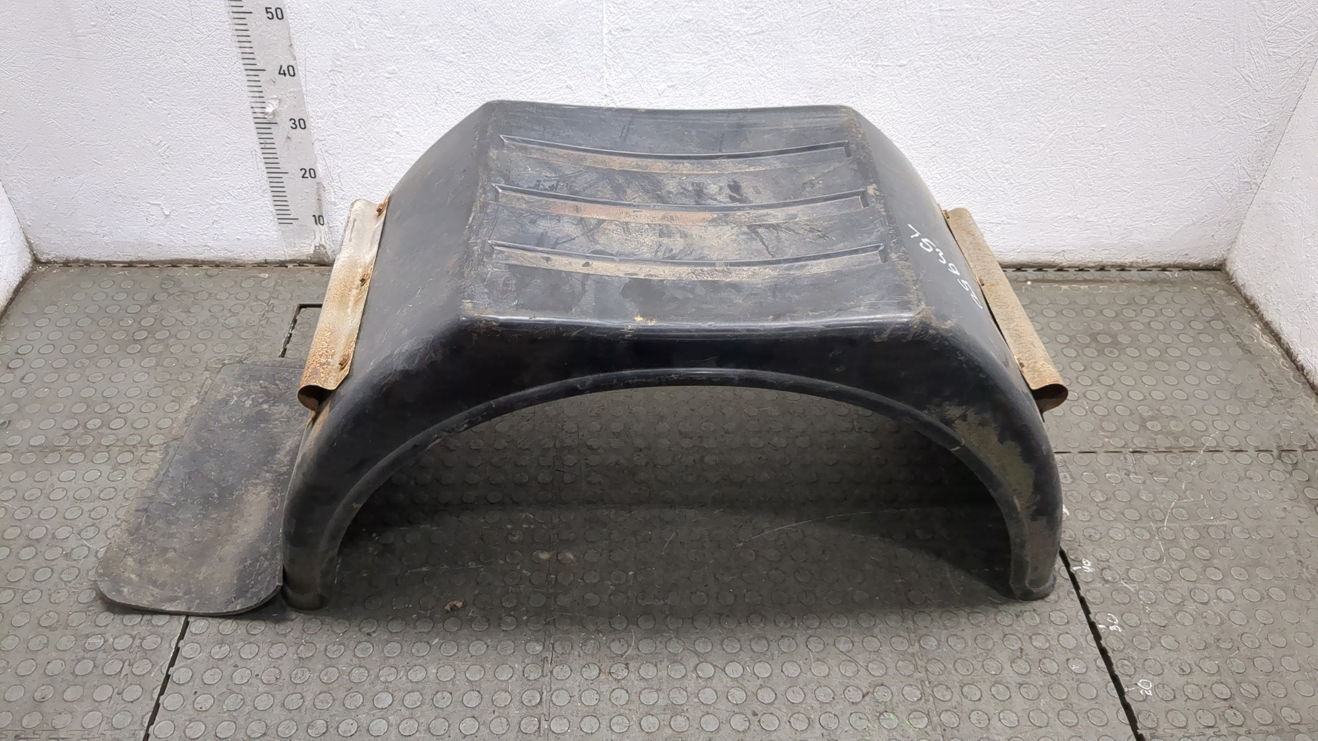 Крыло заднее левое