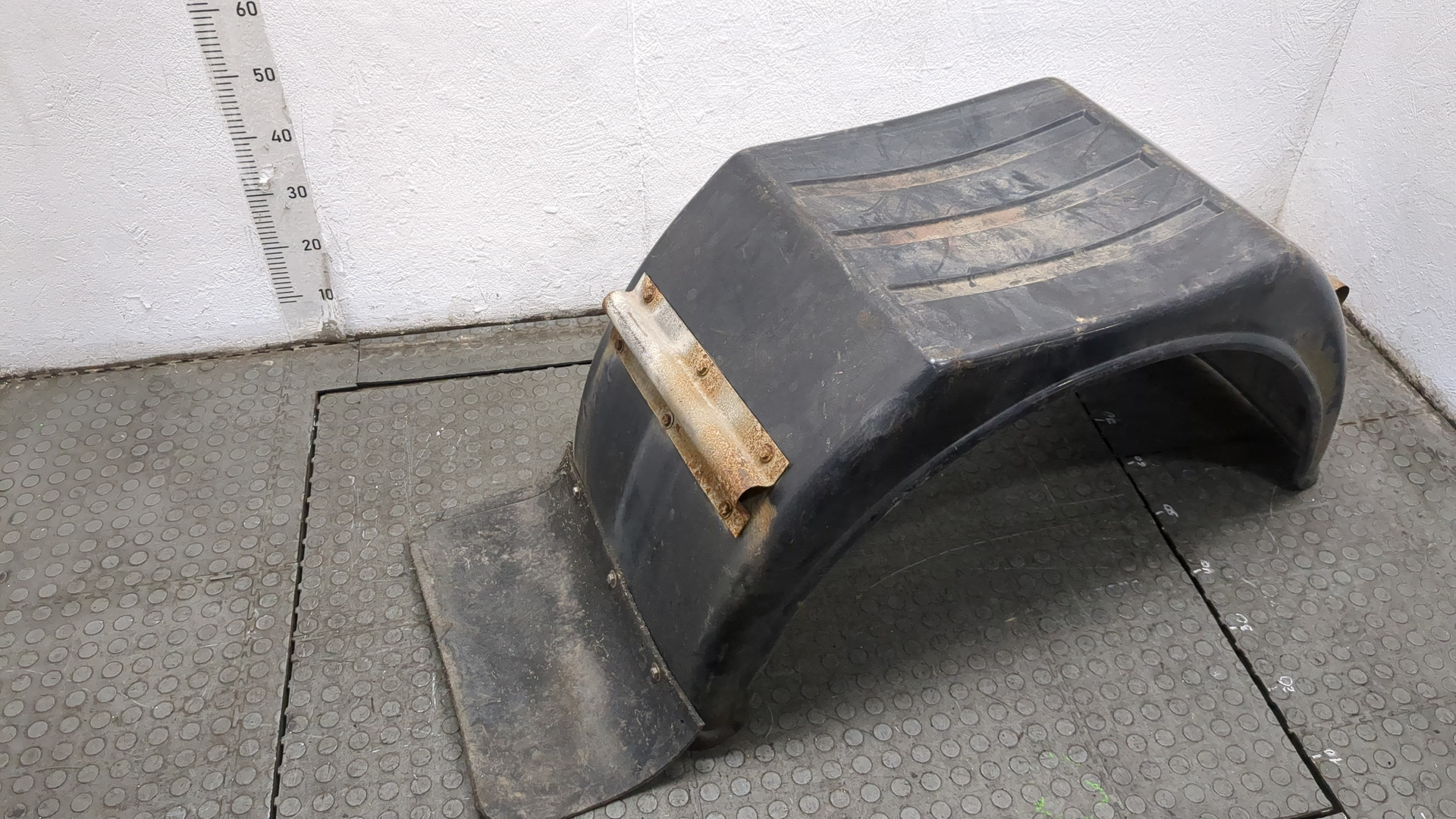 Крыло заднее левое