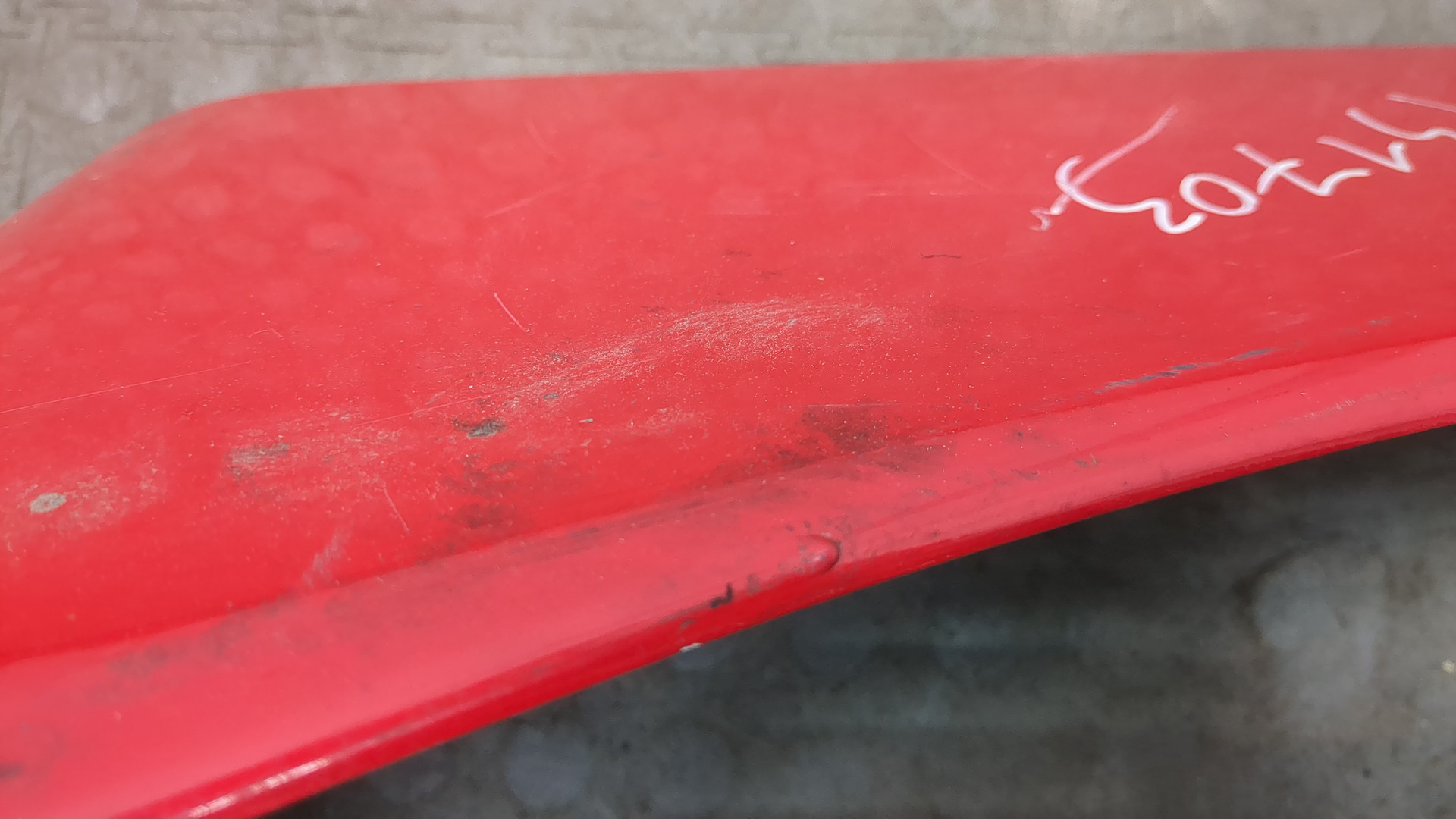 Накладка переднего крыла левого