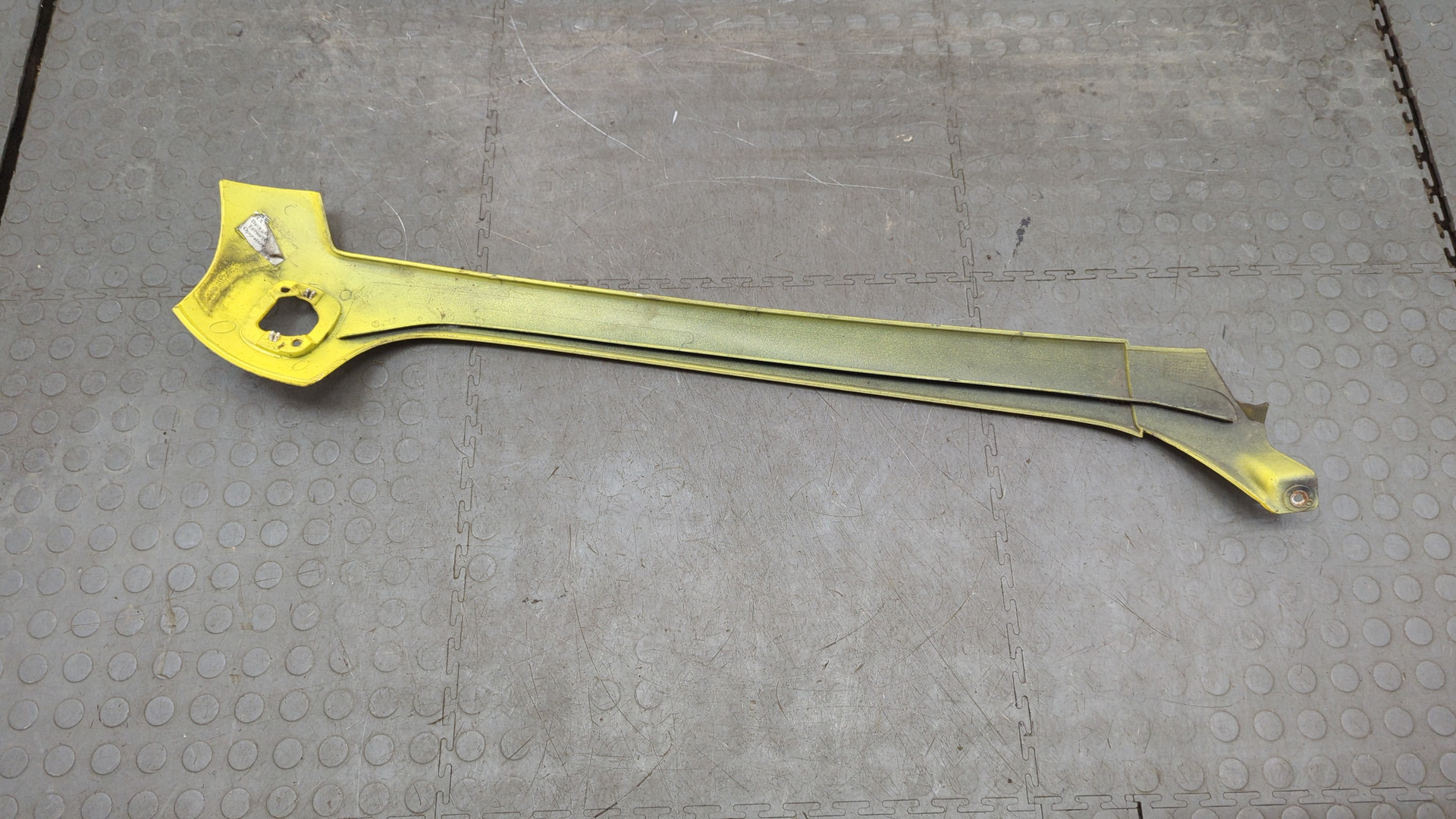 Молдинг лобового стекла