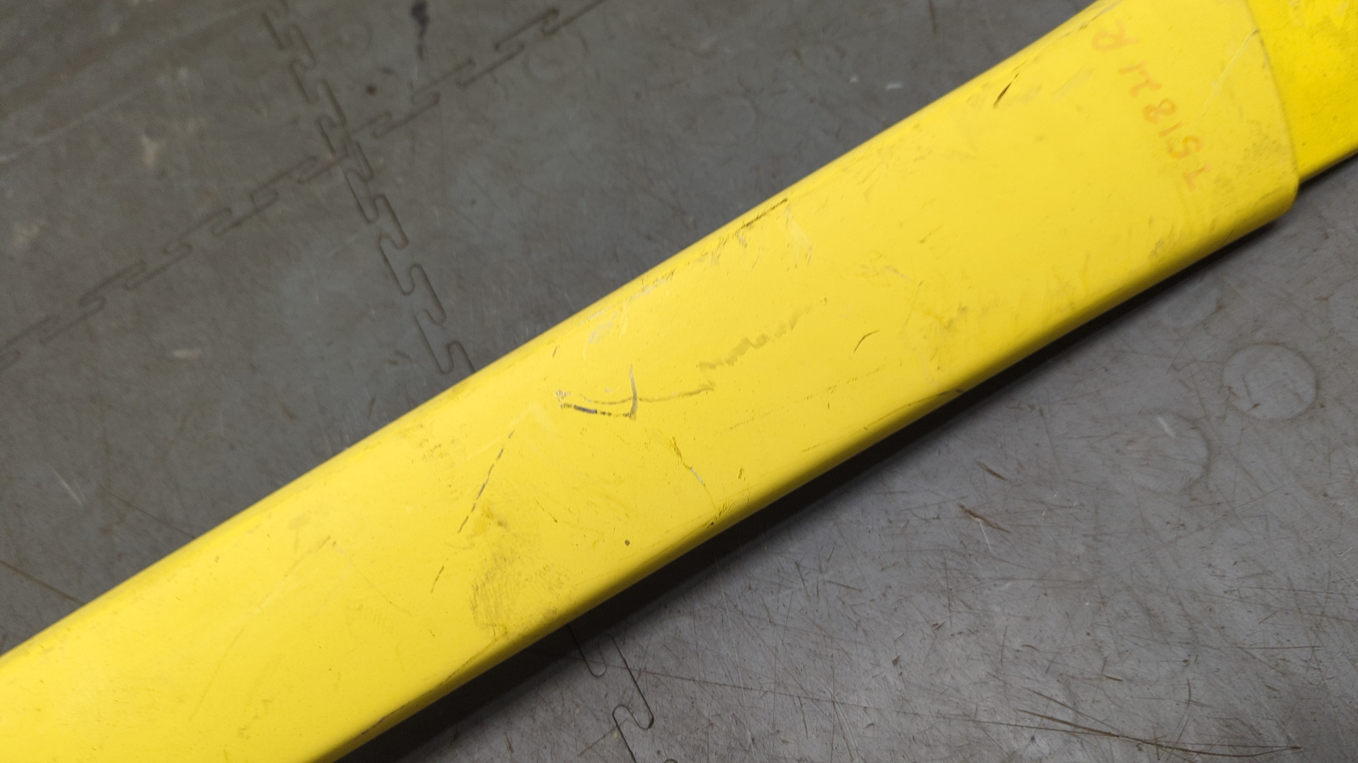 Молдинг лобового стекла